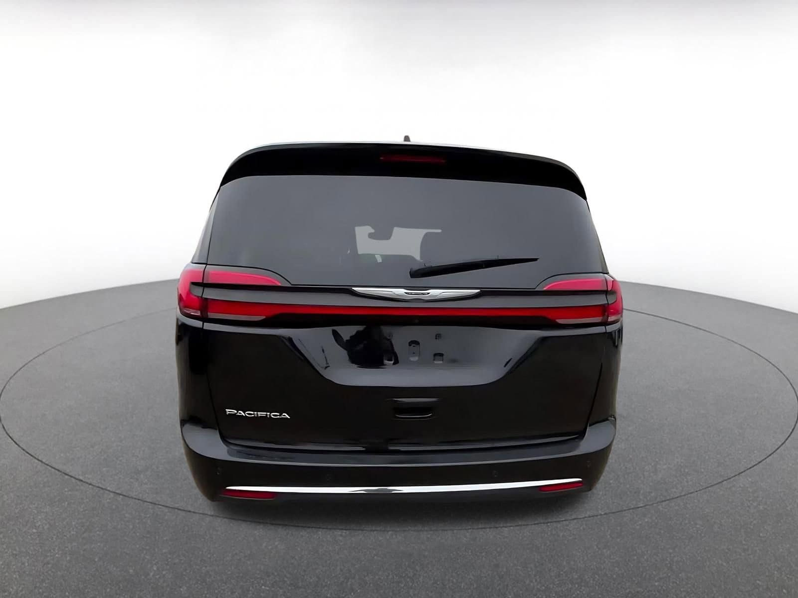 Thumbnail: 2025 Chrysler Pacifica - 12