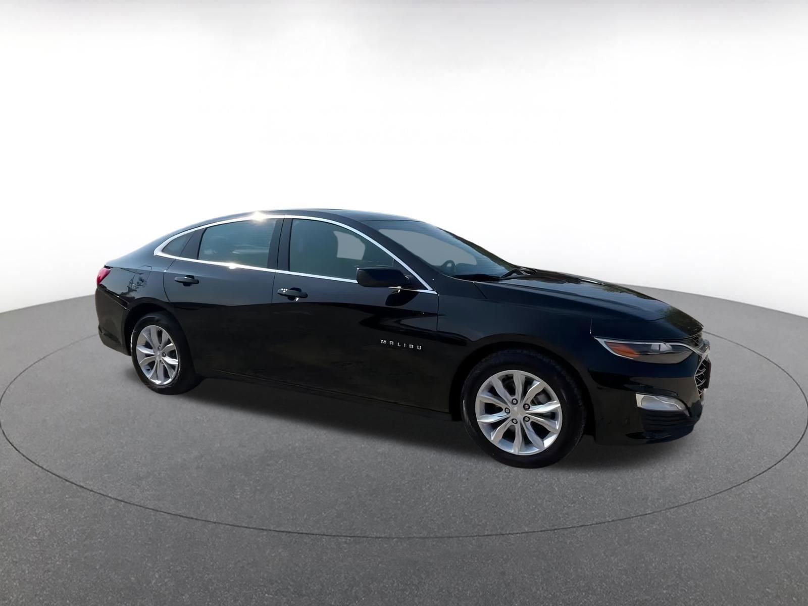 Thumbnail: 2024 Chevrolet Malibu - 2