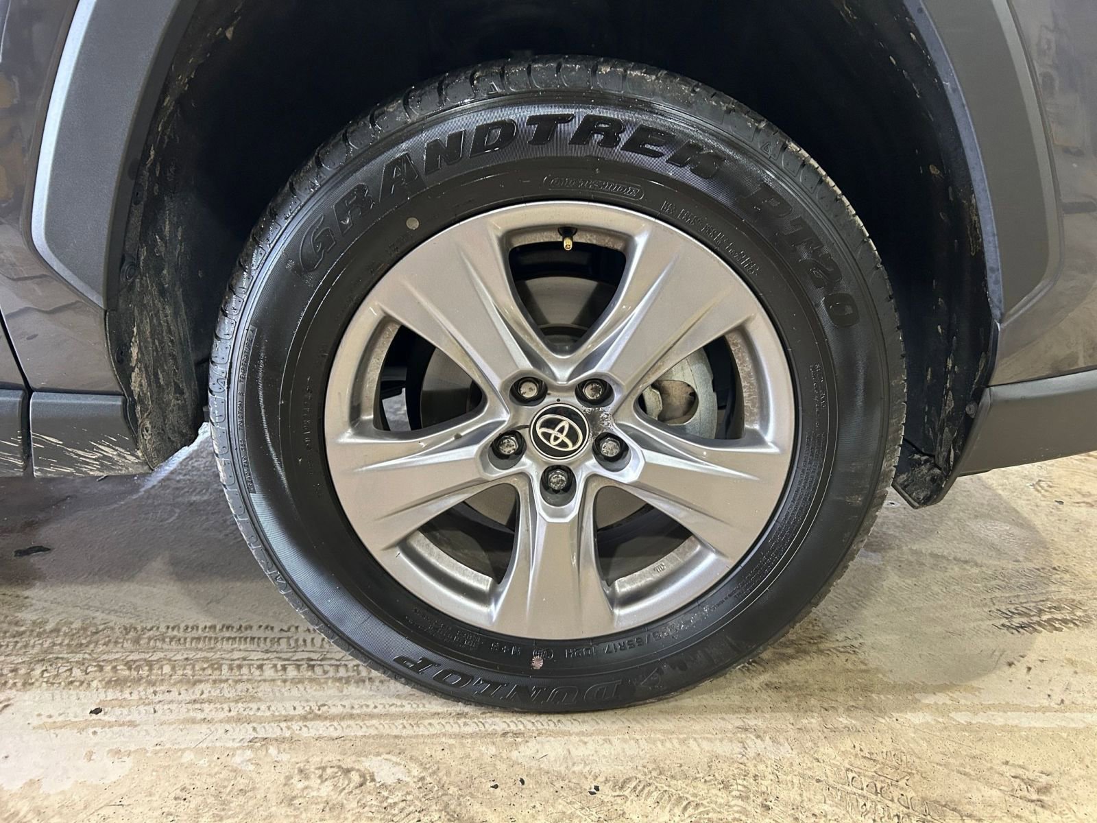 Thumbnail: 2025 Toyota RAV4 - 30