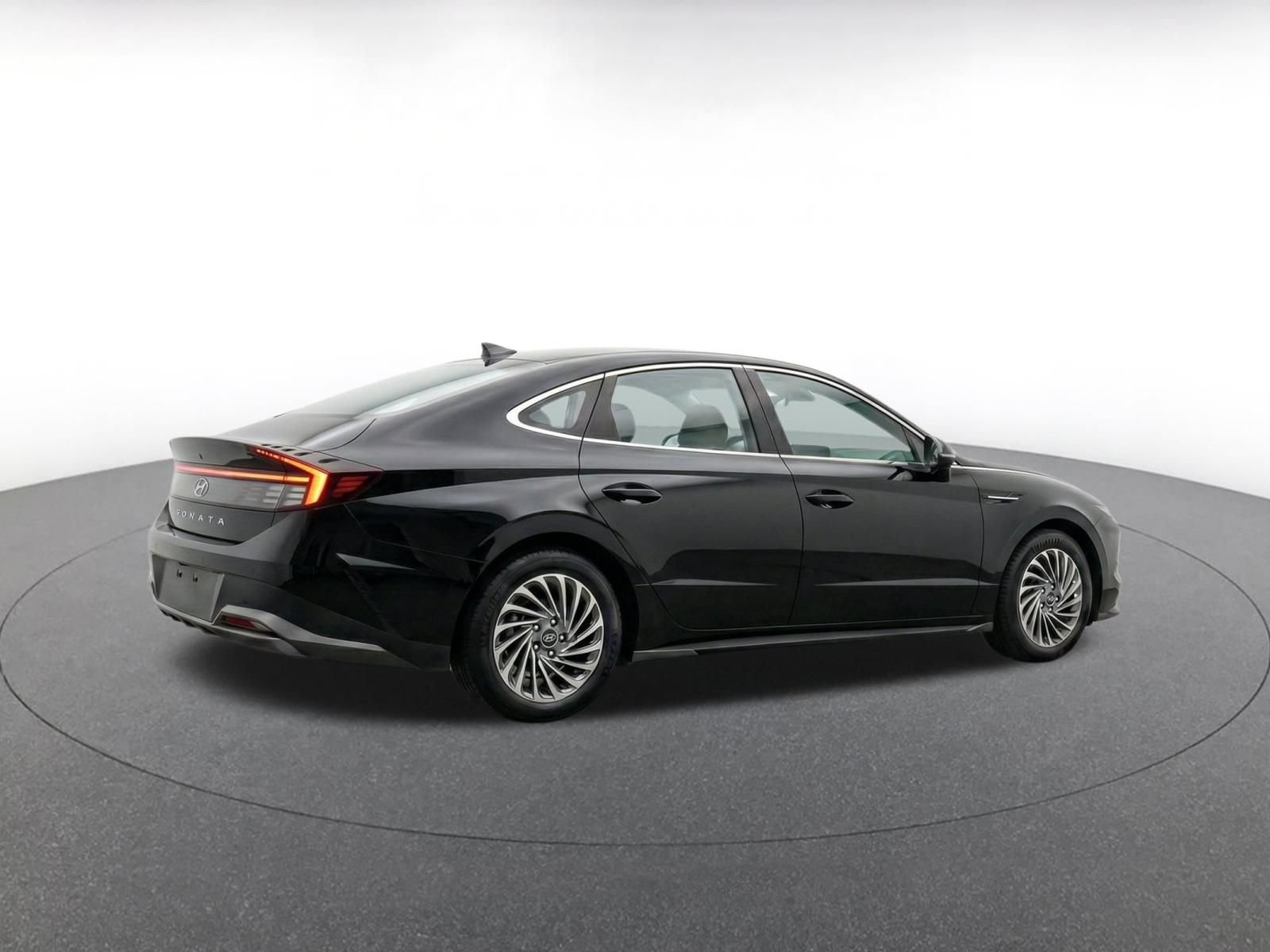 Thumbnail: 2025 Hyundai Sonata - 9