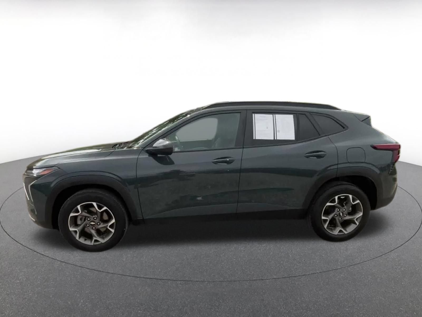 Thumbnail: 2025 Chevrolet Trax - 8