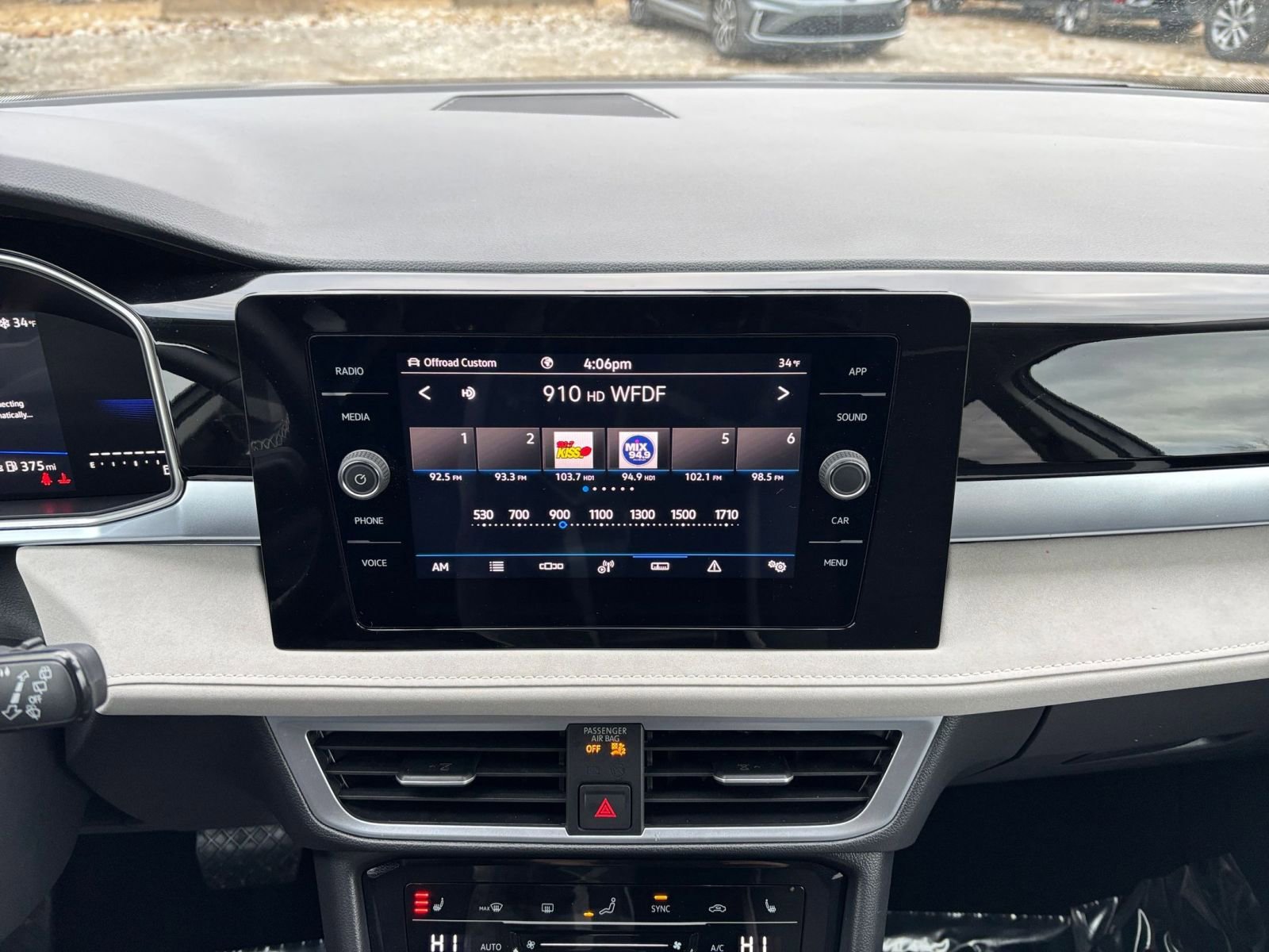 Thumbnail: 2025 Volkswagen Taos - 21