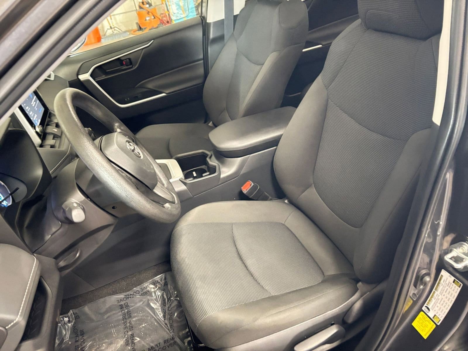 Thumbnail: 2025 Toyota RAV4 - 34