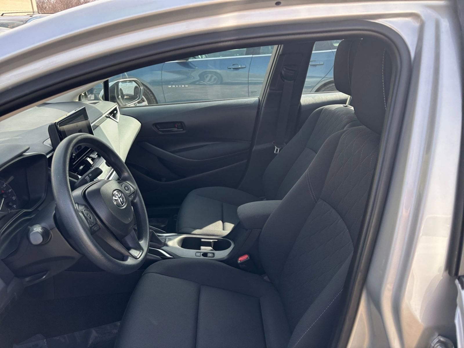 Thumbnail: 2025 Toyota Corolla - 25