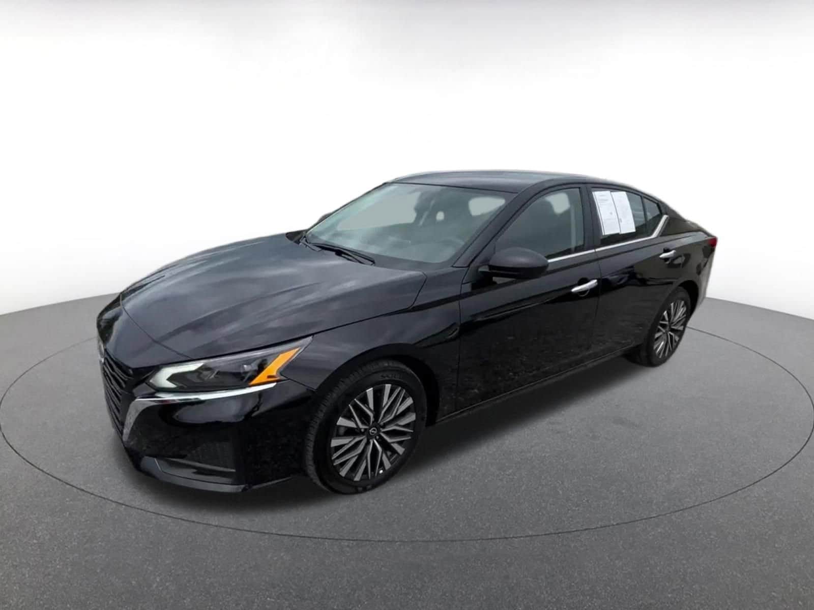 Thumbnail: 2025 Nissan Altima - 8