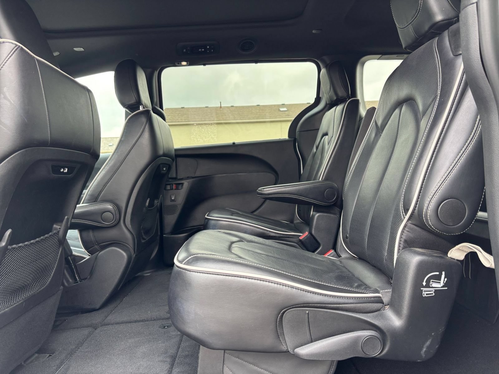 Thumbnail: 2025 Chrysler Pacifica - 29
