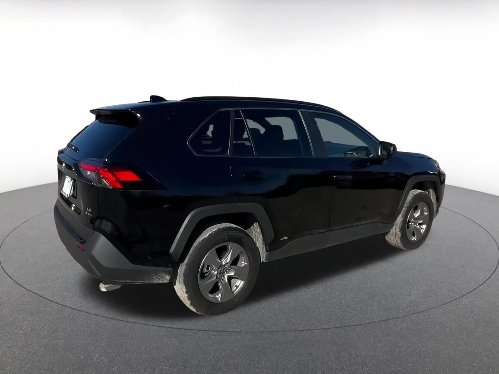 Thumbnail: 2025 Toyota RAV4 - 15