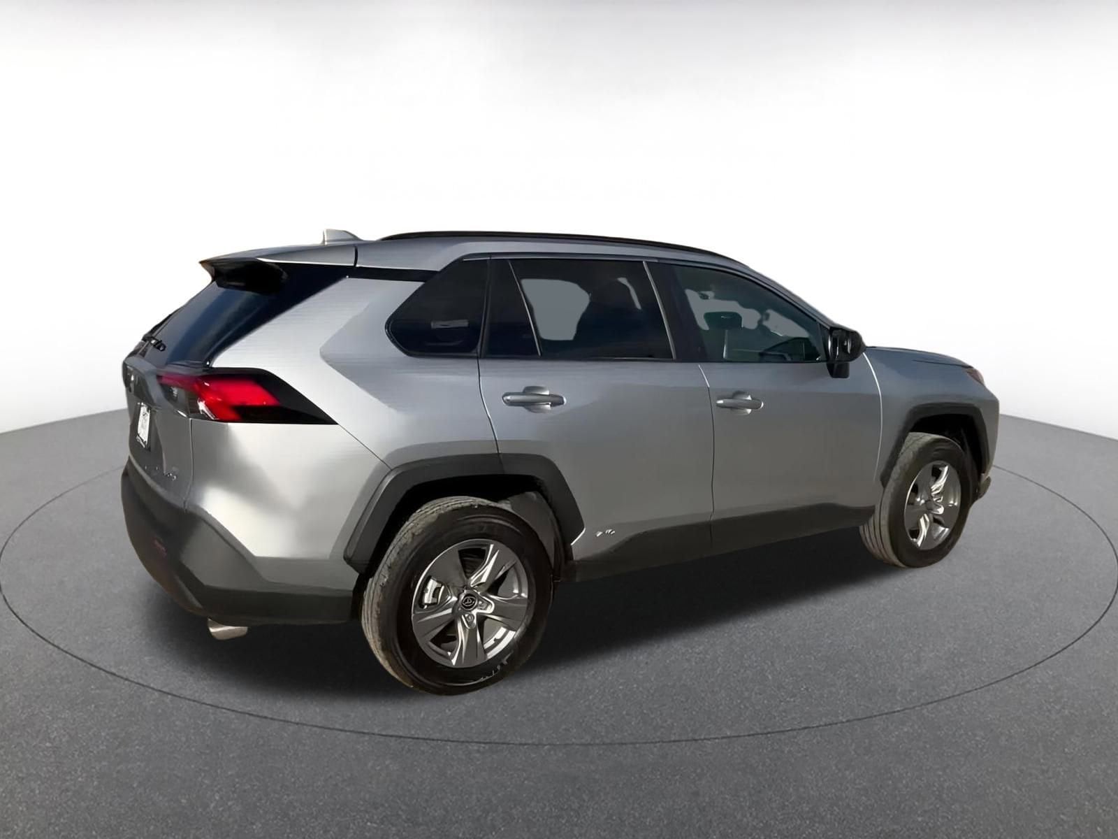 Thumbnail: 2025 Toyota RAV4 - 14