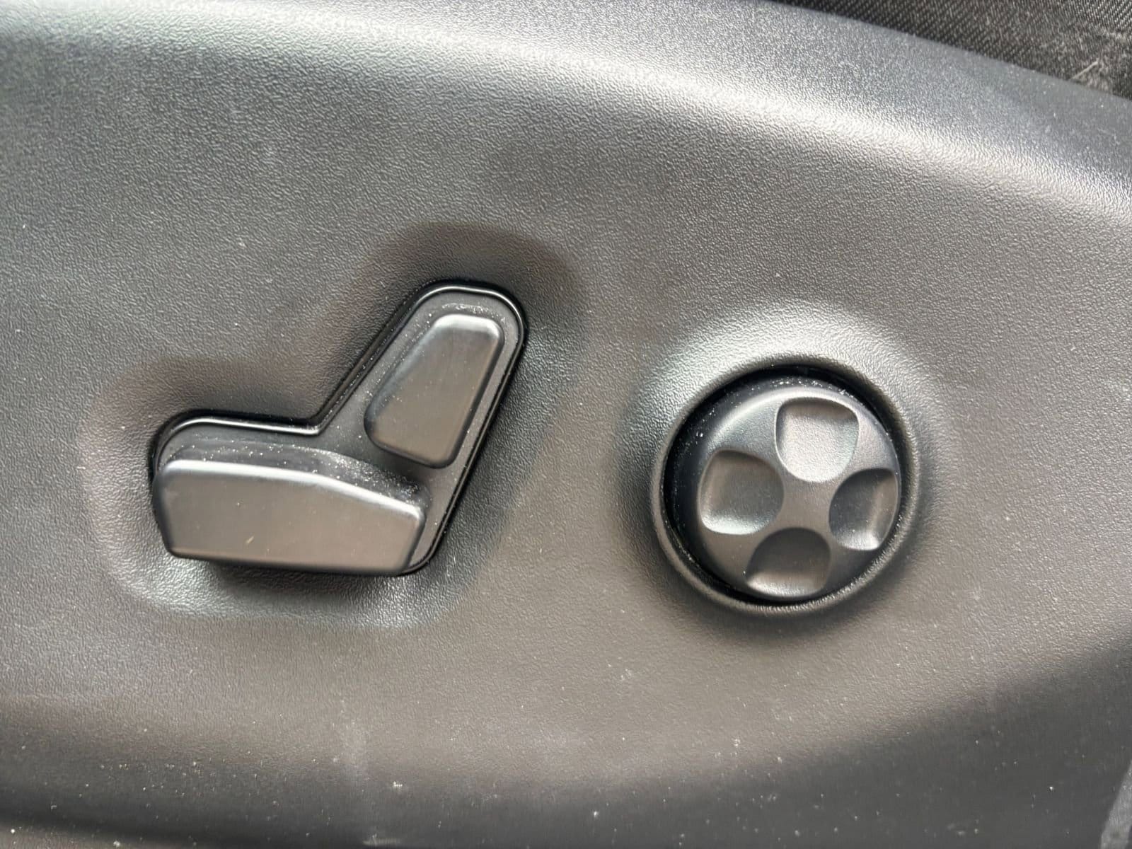 Thumbnail: 2025 Chrysler Pacifica - 23