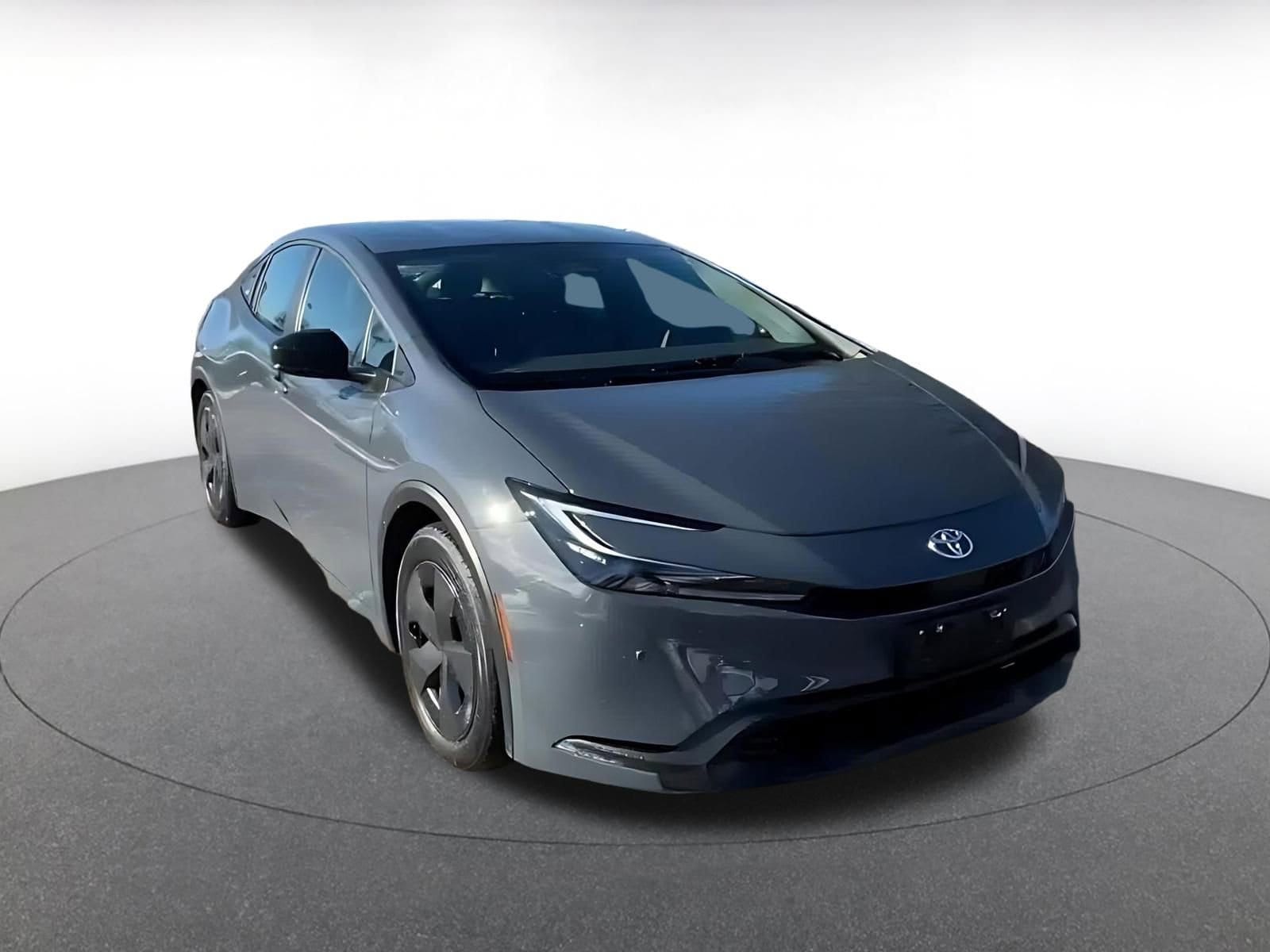 Thumbnail: 2025 Toyota Prius - 3