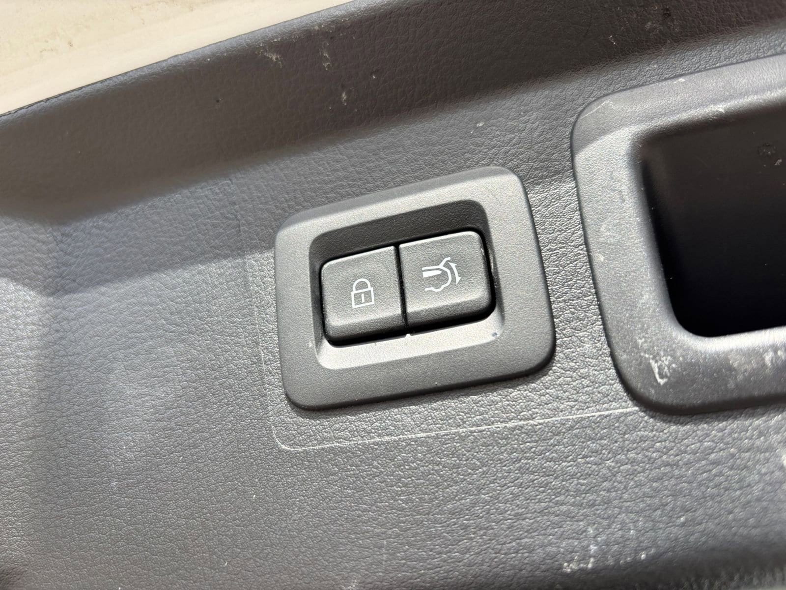 Thumbnail: 2025 Mazda CX-50 - 24