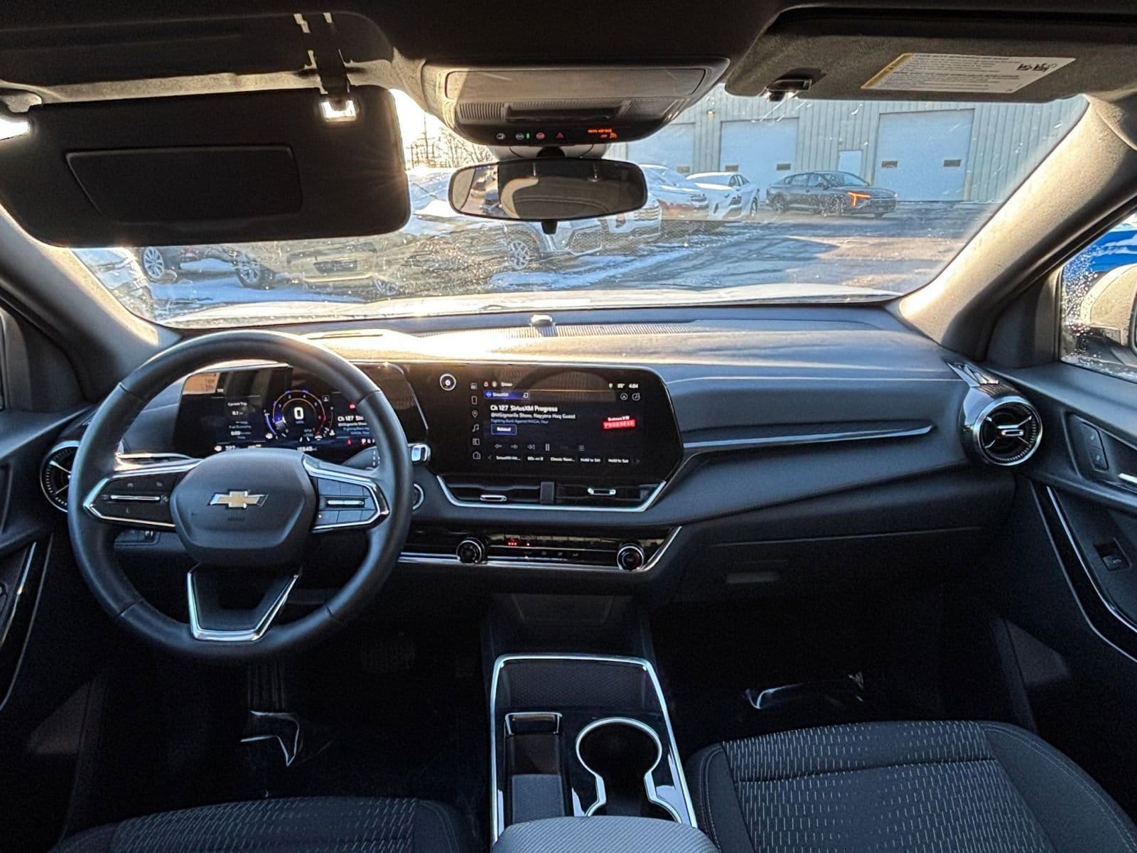 Thumbnail: 2025 Chevrolet Equinox - 32