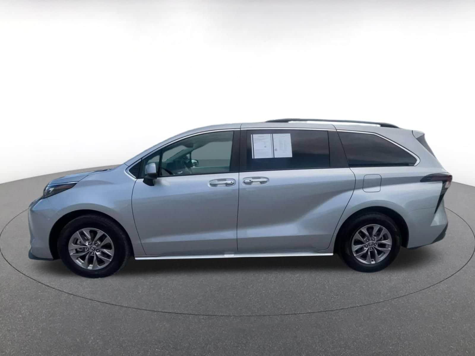 Thumbnail: 2025 Toyota Sienna - 7