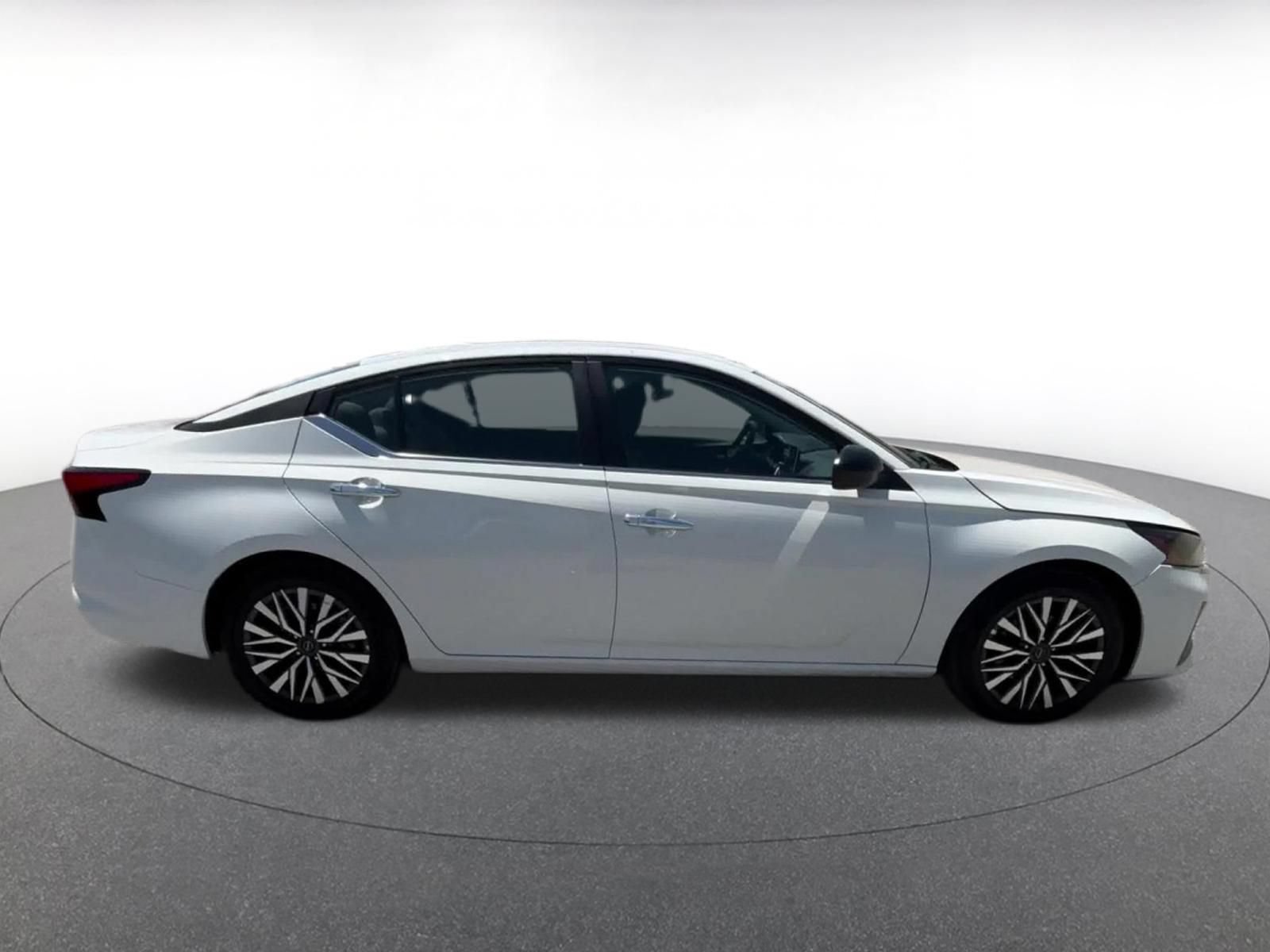 Thumbnail: 2025 Nissan Altima - 15