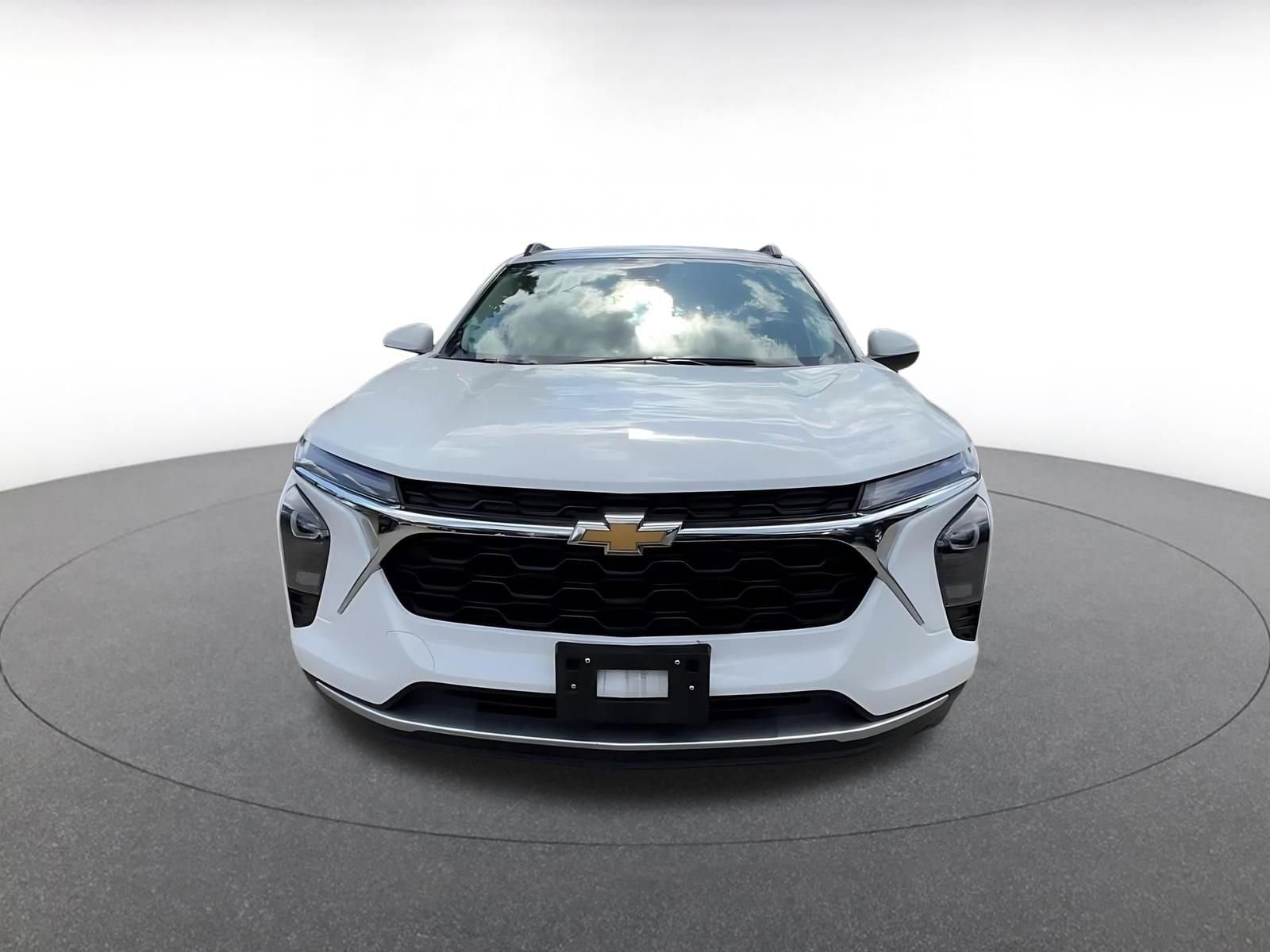 Thumbnail: 2025 Chevrolet Trax - 4