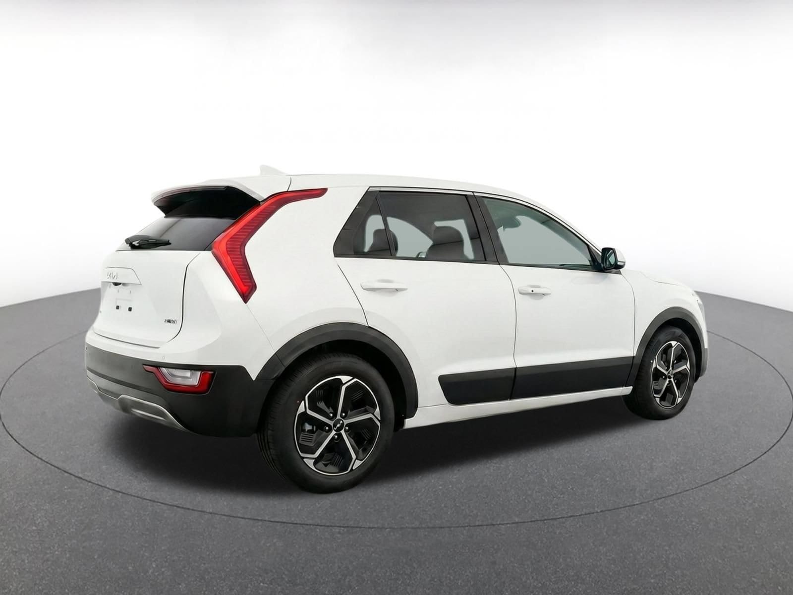 Thumbnail: 2026 Kia Niro - 9