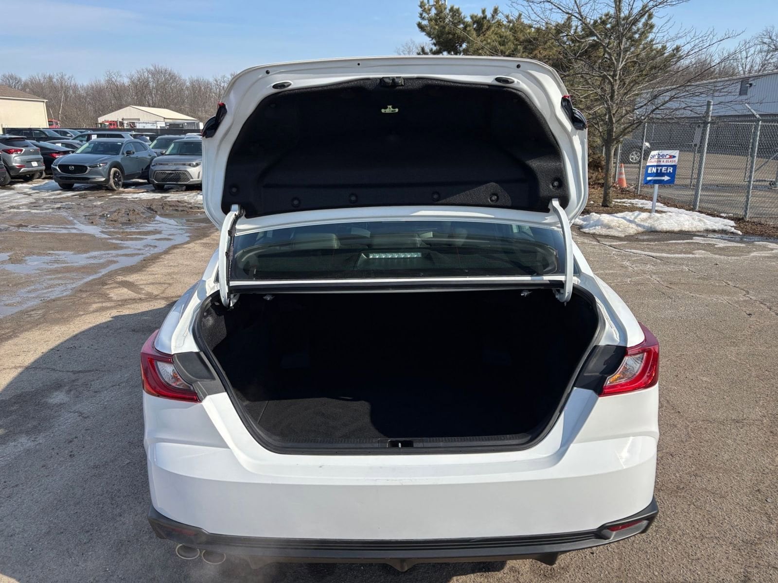 Thumbnail: 2025 Toyota Camry - 32