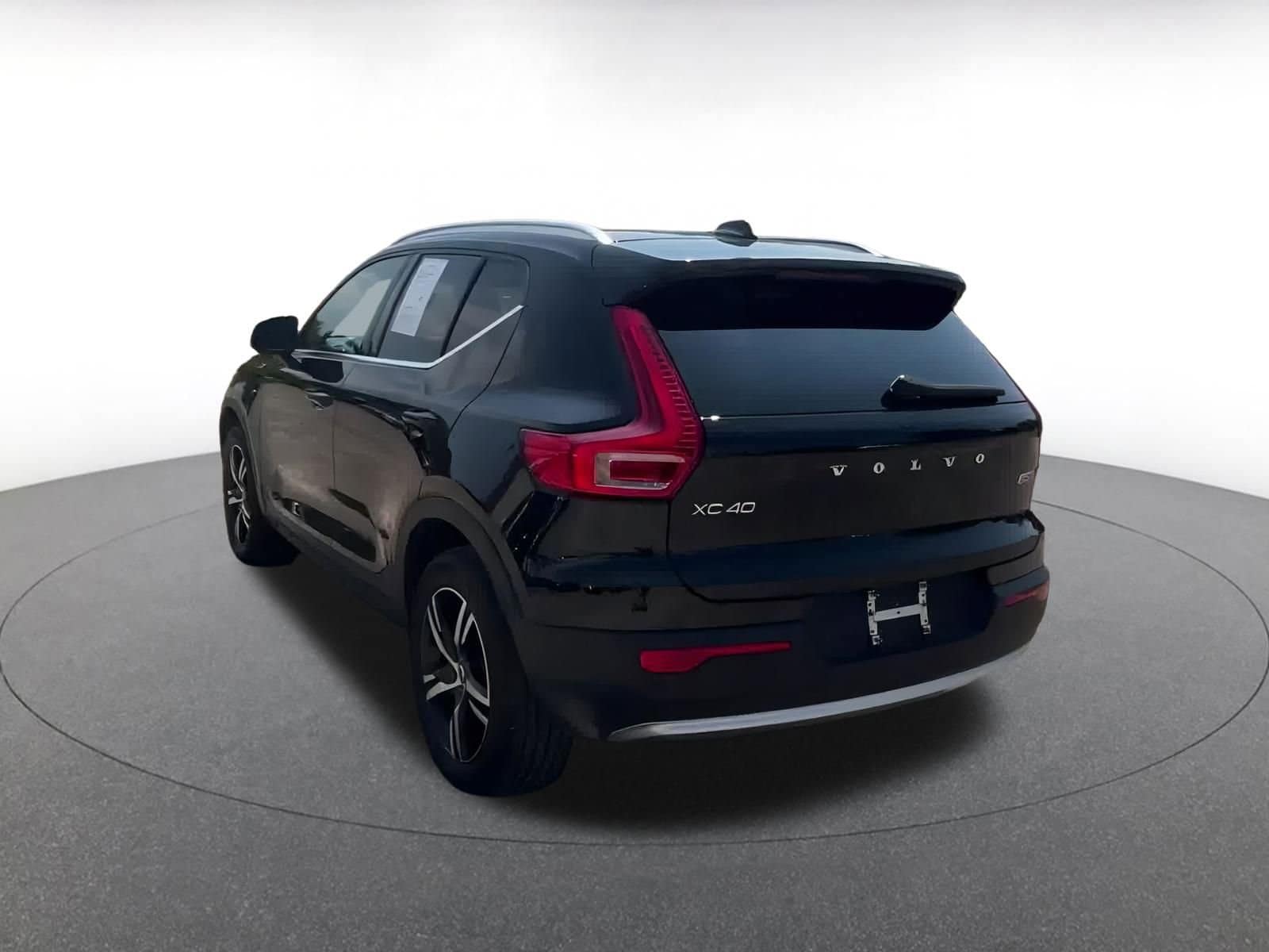 Thumbnail: 2024 Volvo XC40 - 11