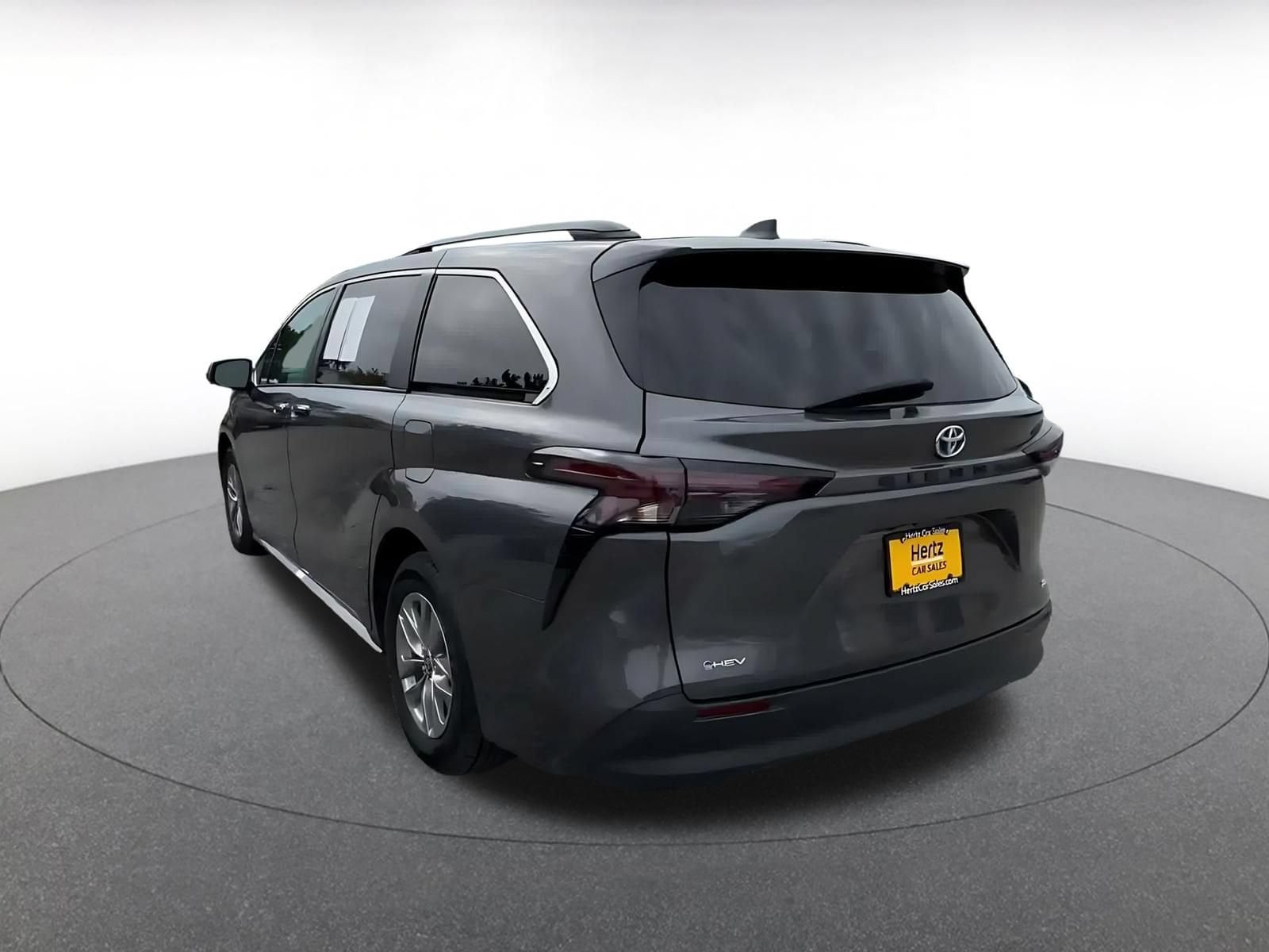 Thumbnail: 2025 Toyota Sienna - 10