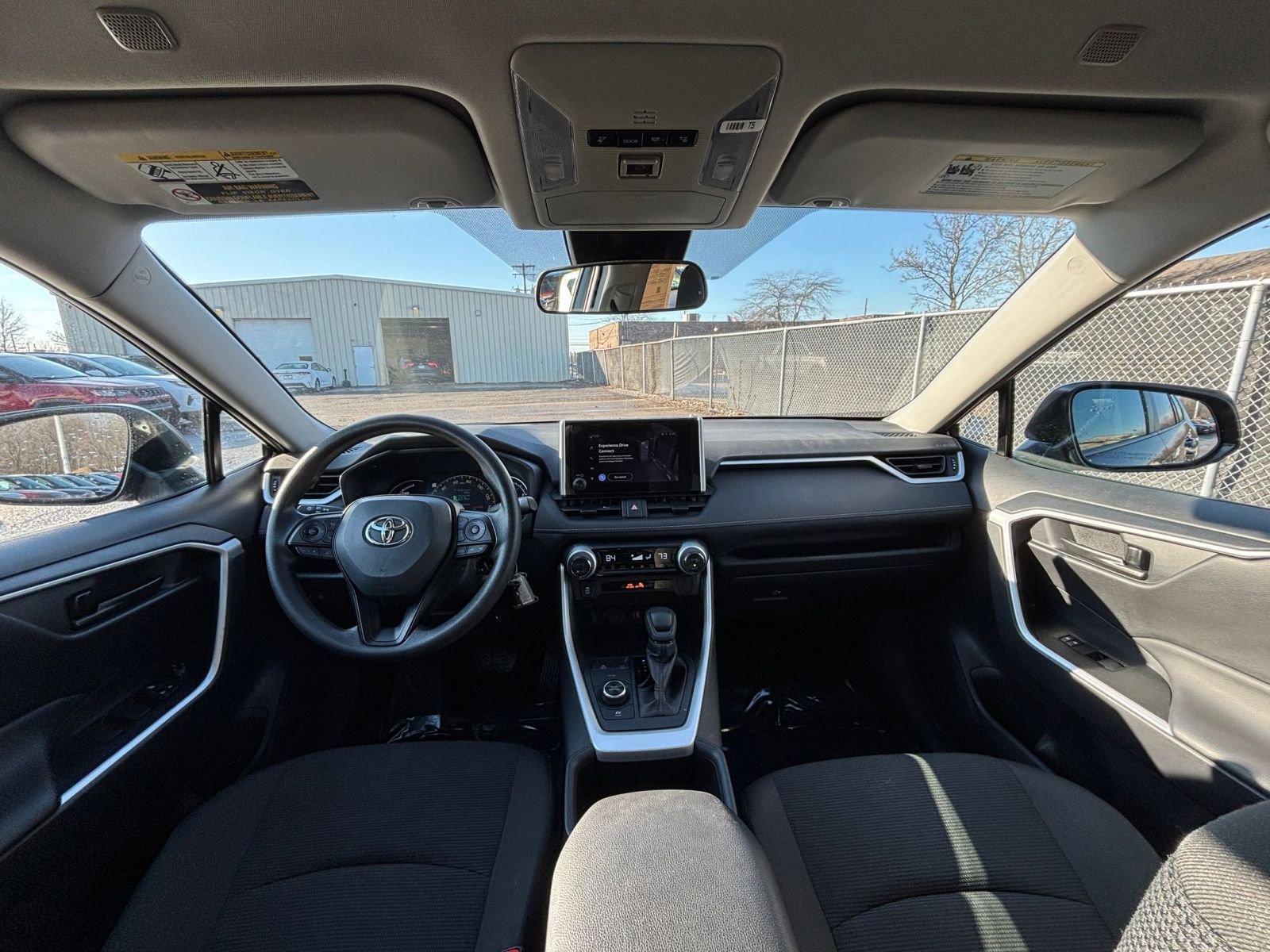 Thumbnail: 2025 Toyota RAV4 - 32