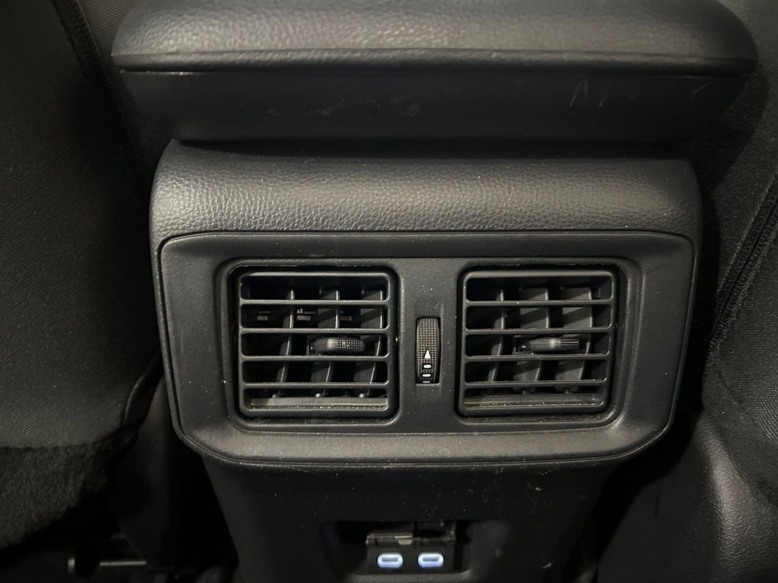 Thumbnail: 2025 Toyota RAV4 - 24