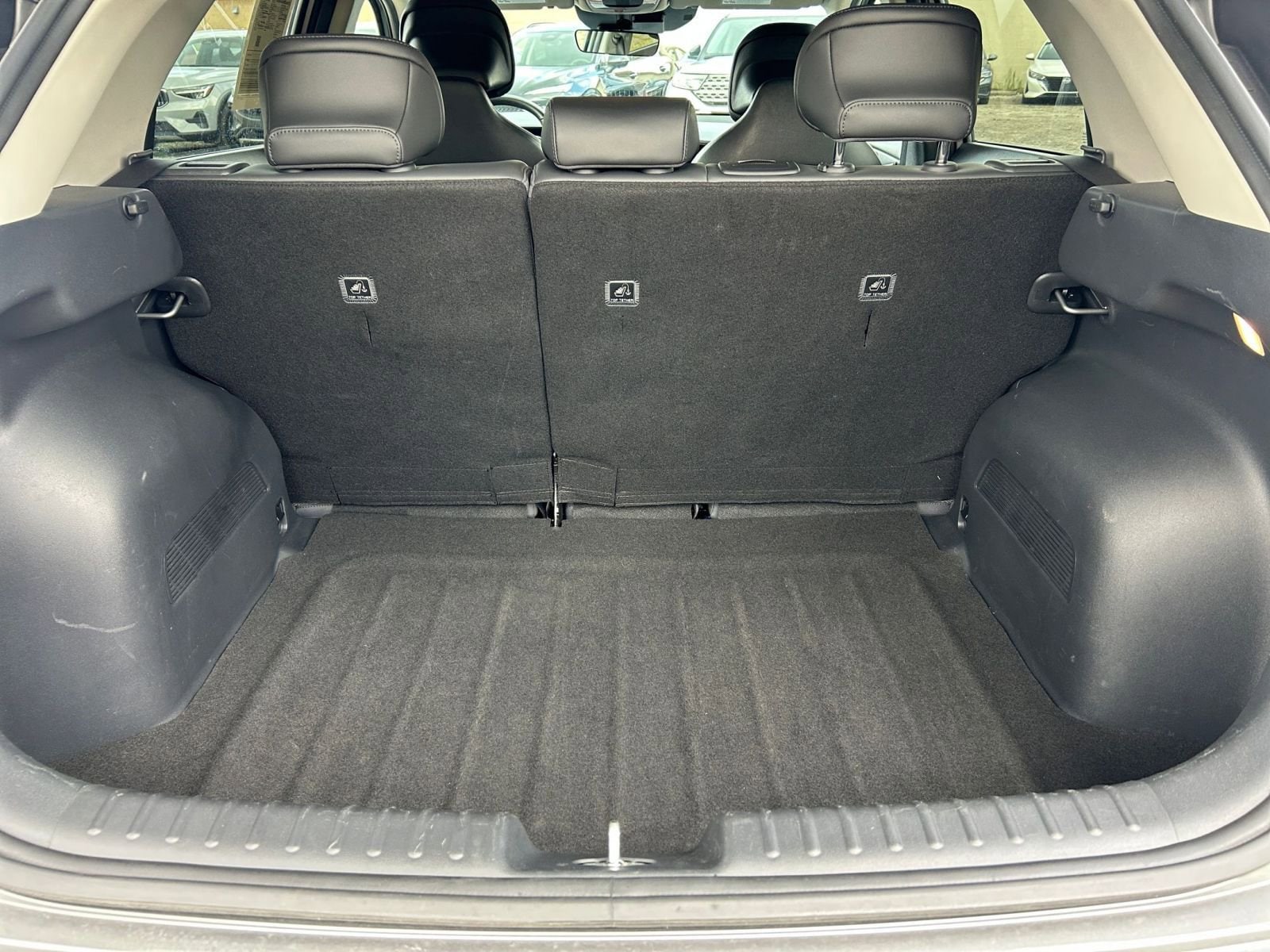 Thumbnail: 2023 Kia Niro - 35