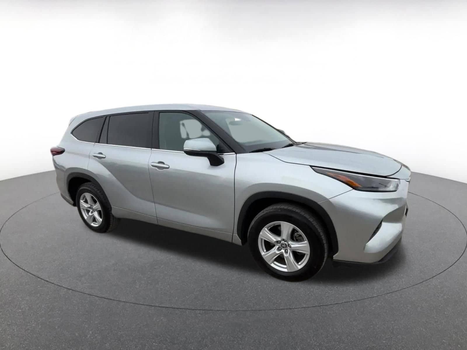 Thumbnail: 2025 Toyota Highlander - 2