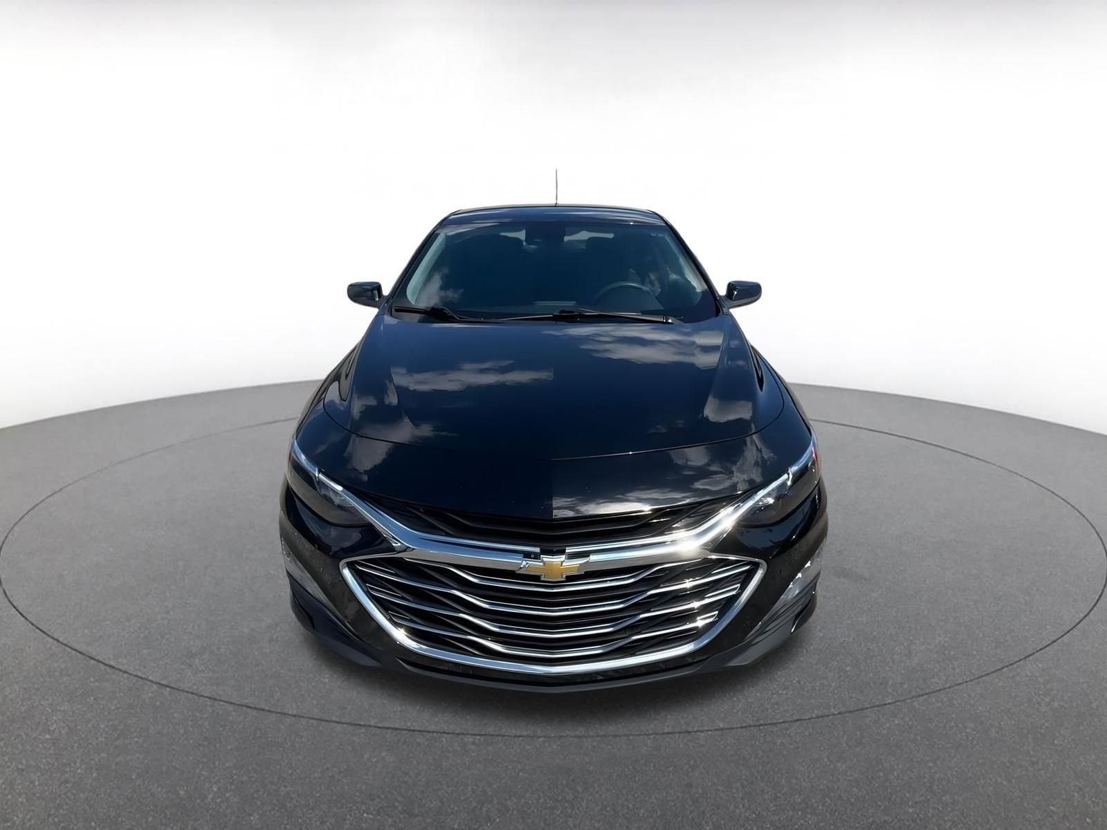 Thumbnail: 2023 Chevrolet Malibu - 4