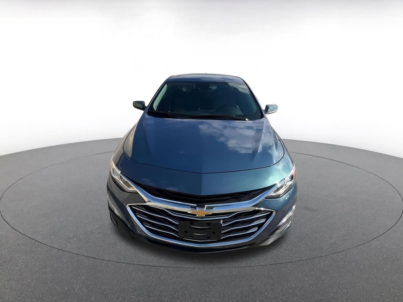 Thumbnail: 2024 Chevrolet Malibu - 4