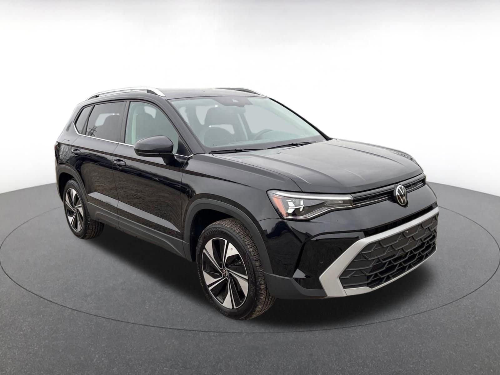 Thumbnail: 2025 Volkswagen Taos - 1