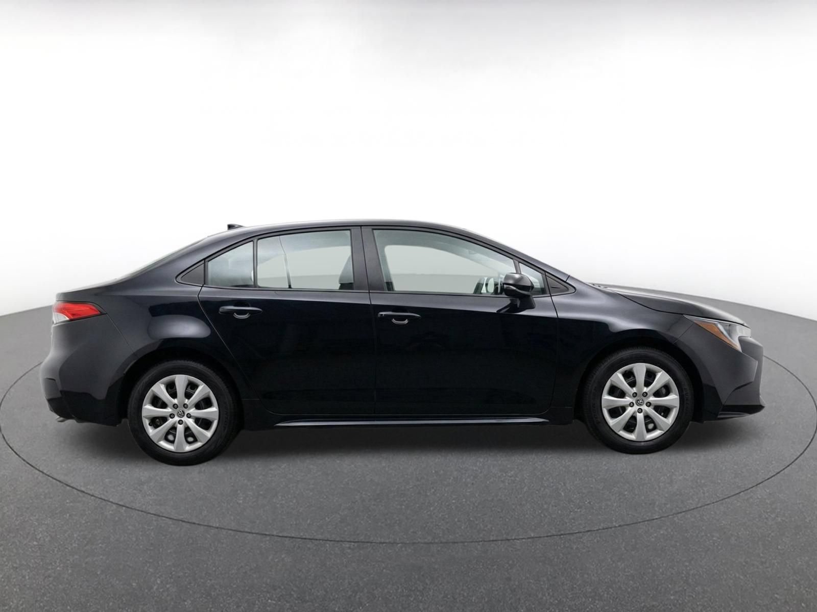 Thumbnail: 2025 Toyota Corolla - 10