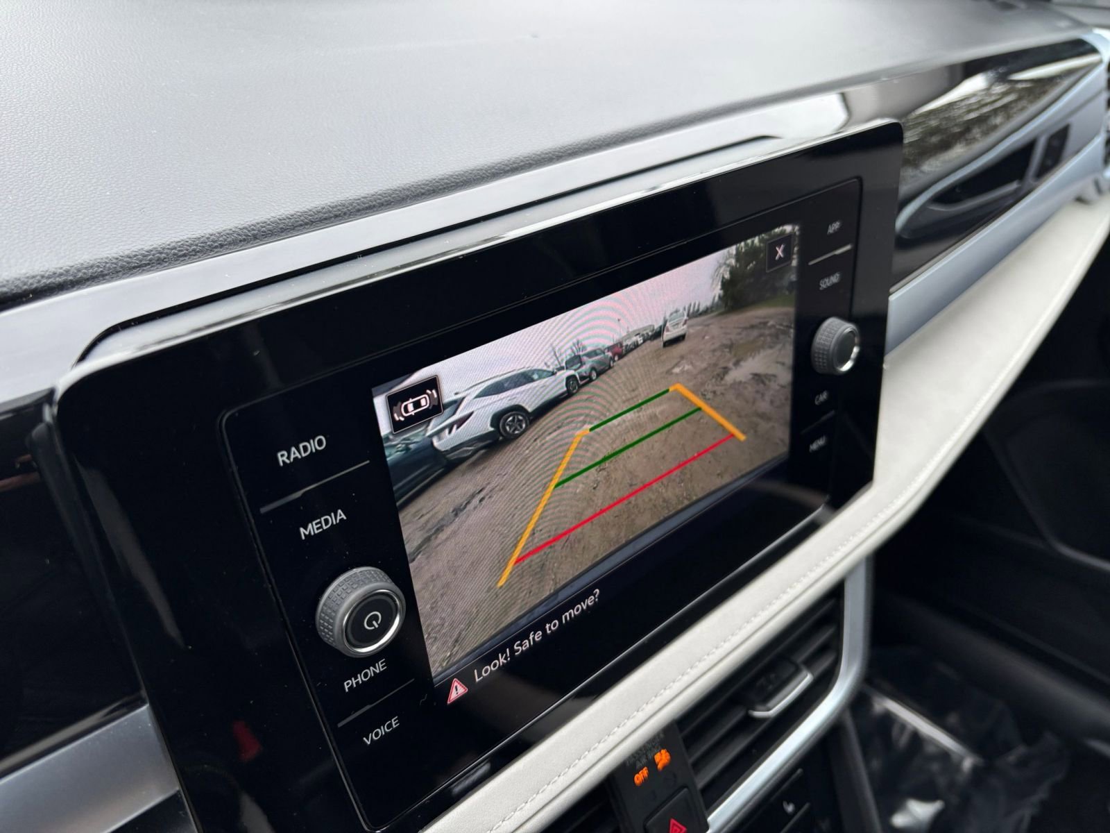 Thumbnail: 2025 Volkswagen Taos - 25