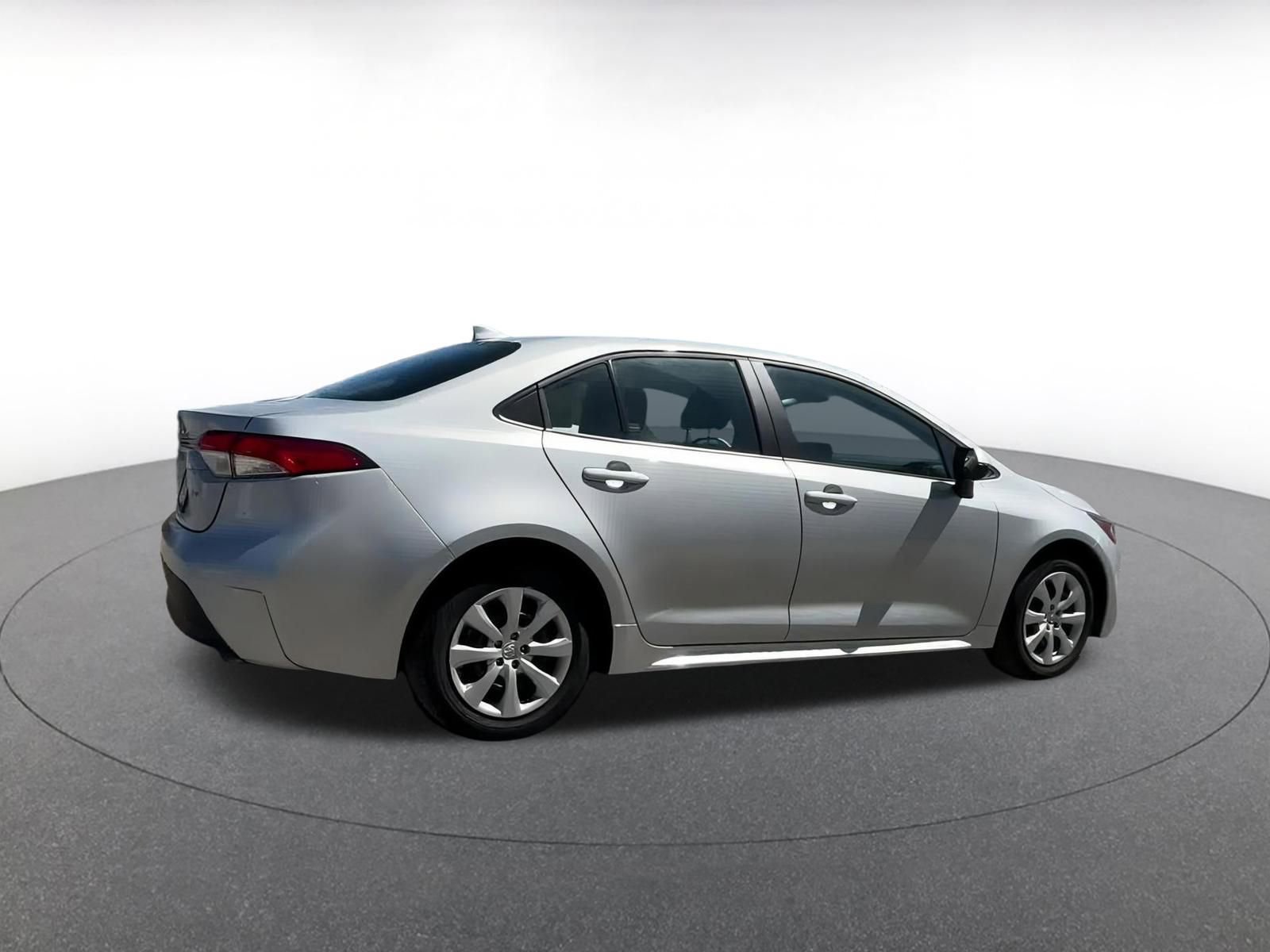 2024 Toyota Corolla LE 18