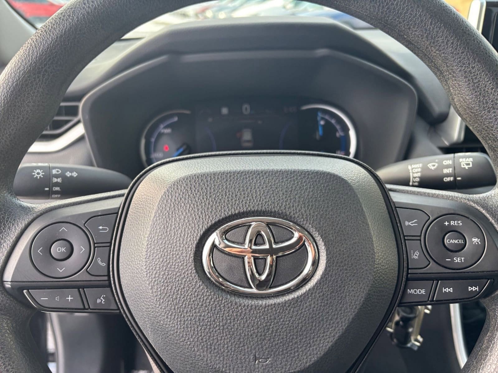 Thumbnail: 2025 Toyota RAV4 - 25