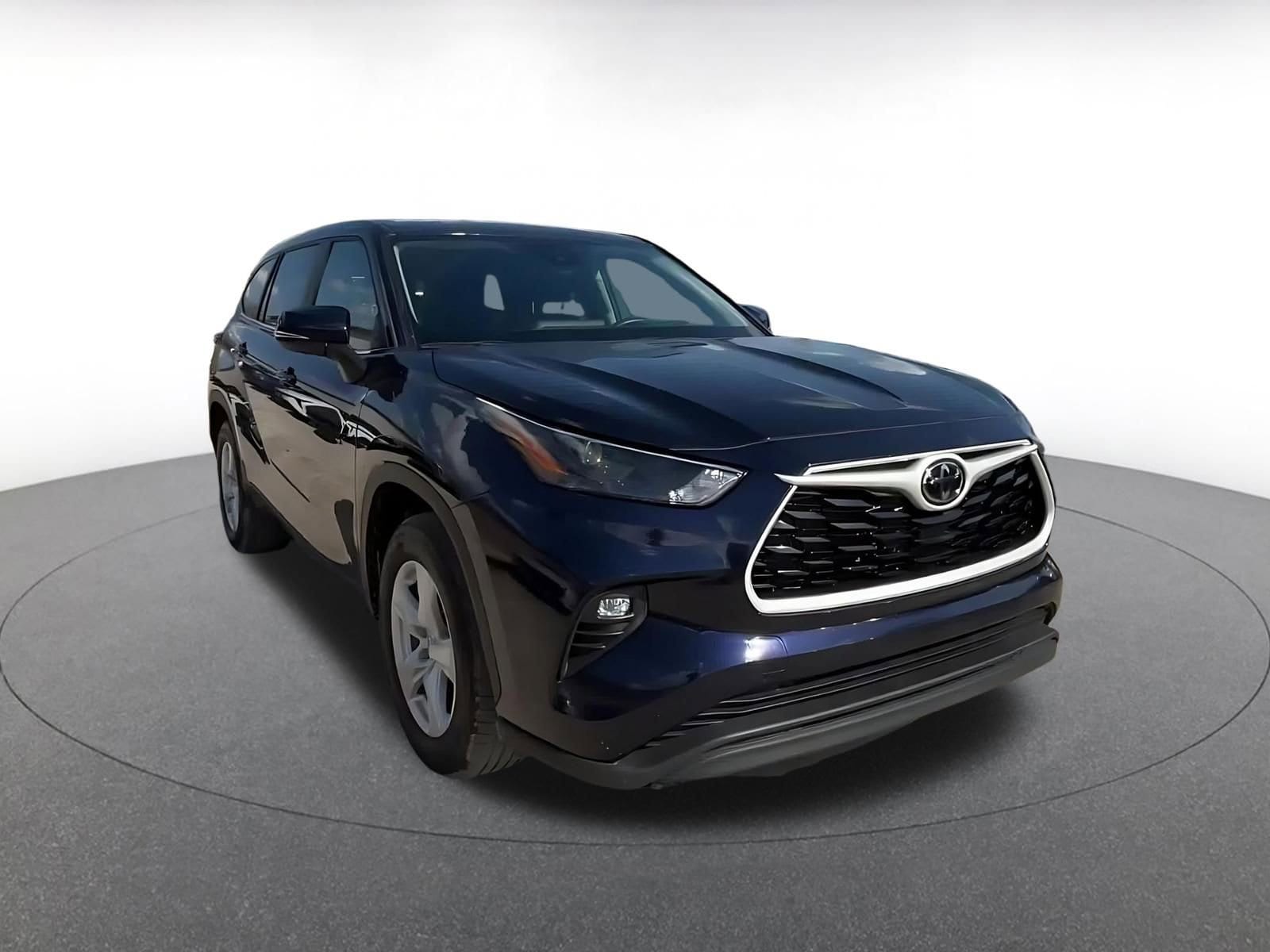 Thumbnail: 2025 Toyota Highlander - 3