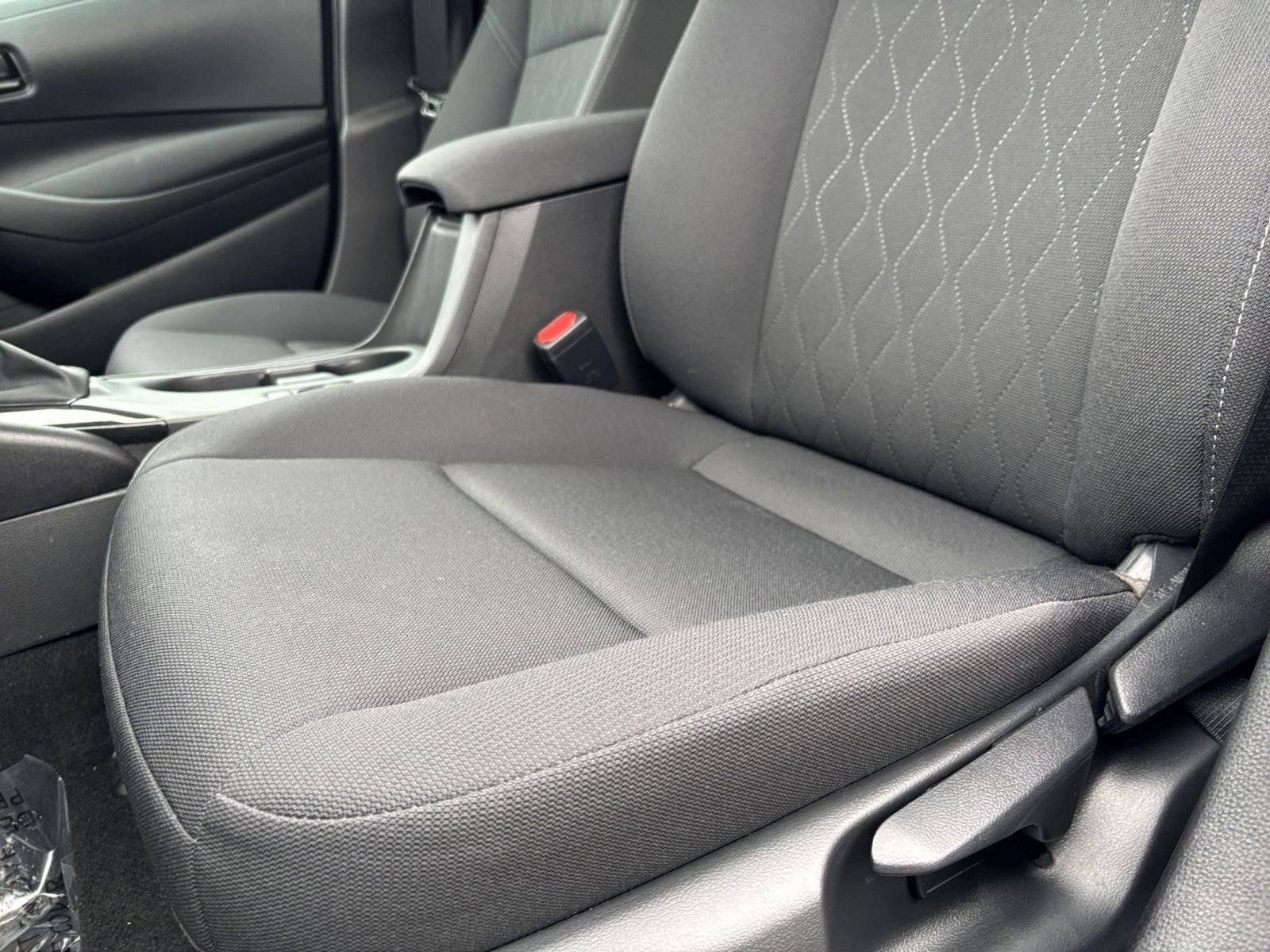 Thumbnail: 2025 Toyota Corolla - 25