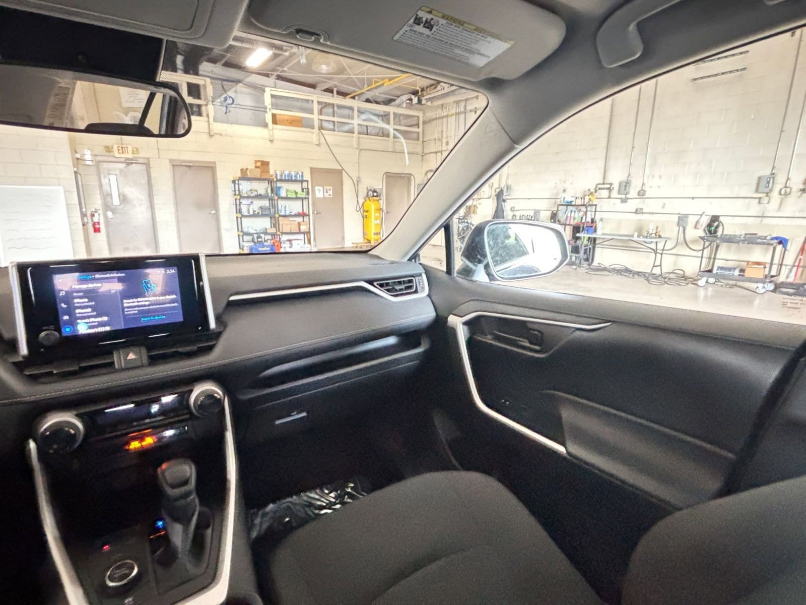 Thumbnail: 2025 Toyota RAV4 - 33