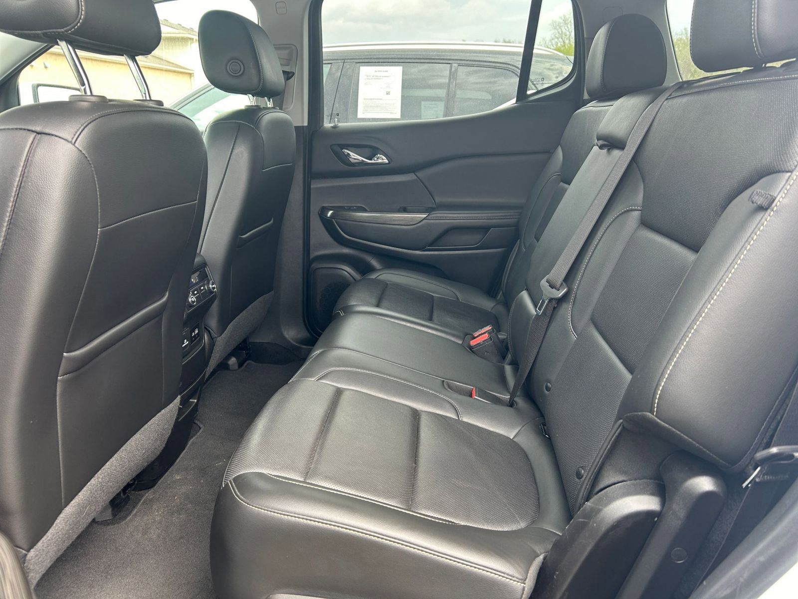 2023 GMC Acadia SLT 31