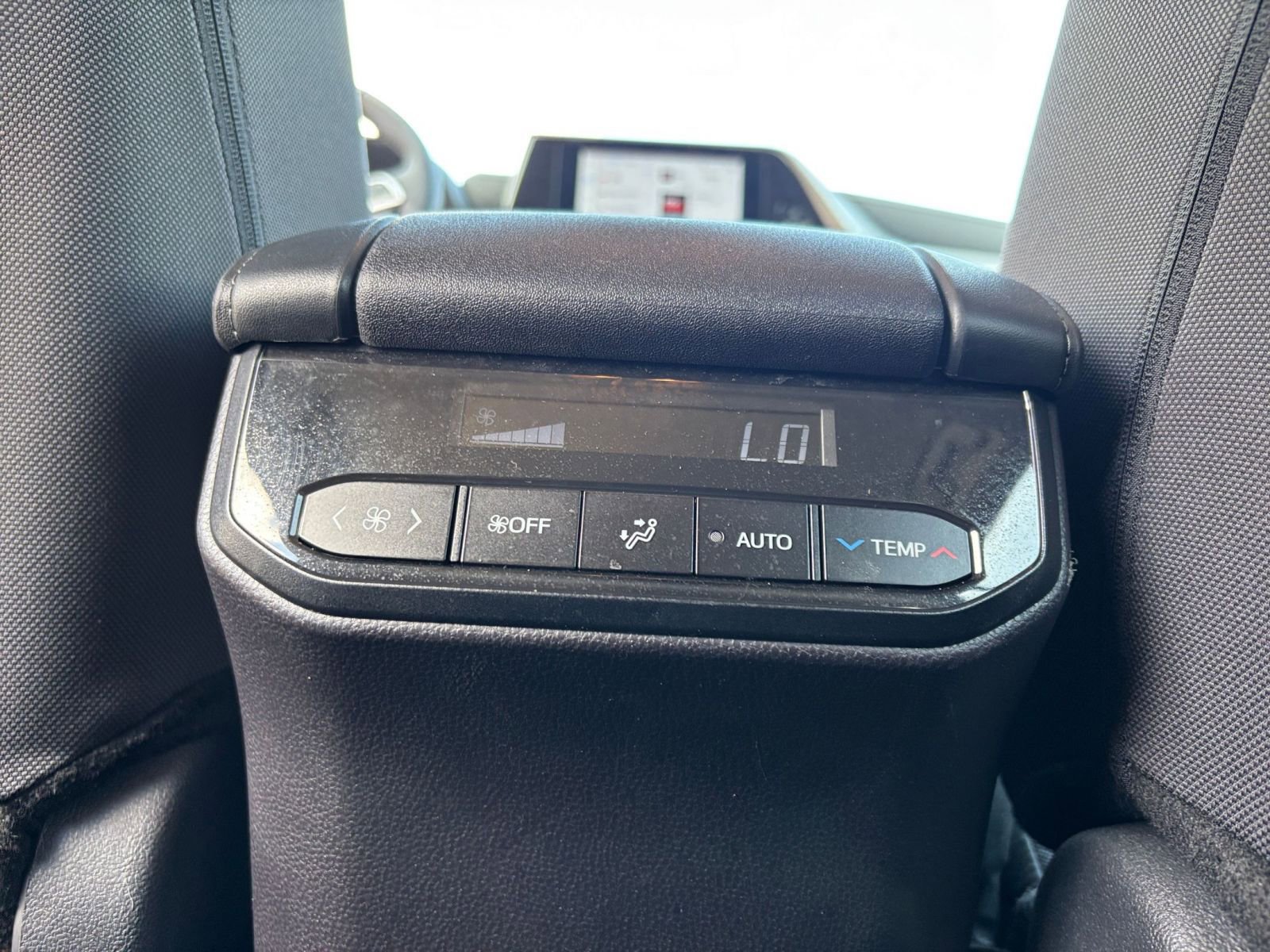 Thumbnail: 2025 Toyota Highlander - 25