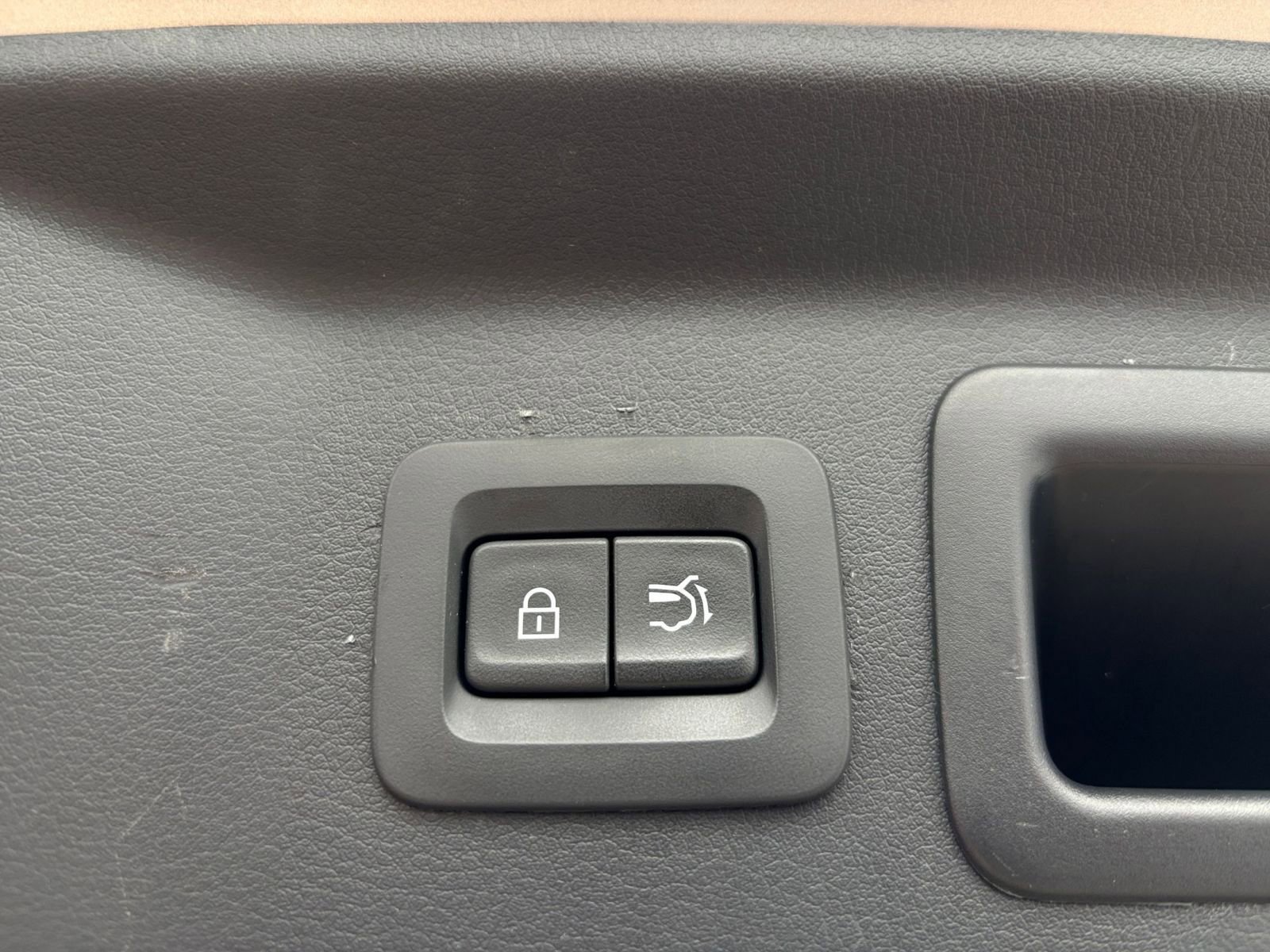 Thumbnail: 2025 Mazda CX-90 - 24