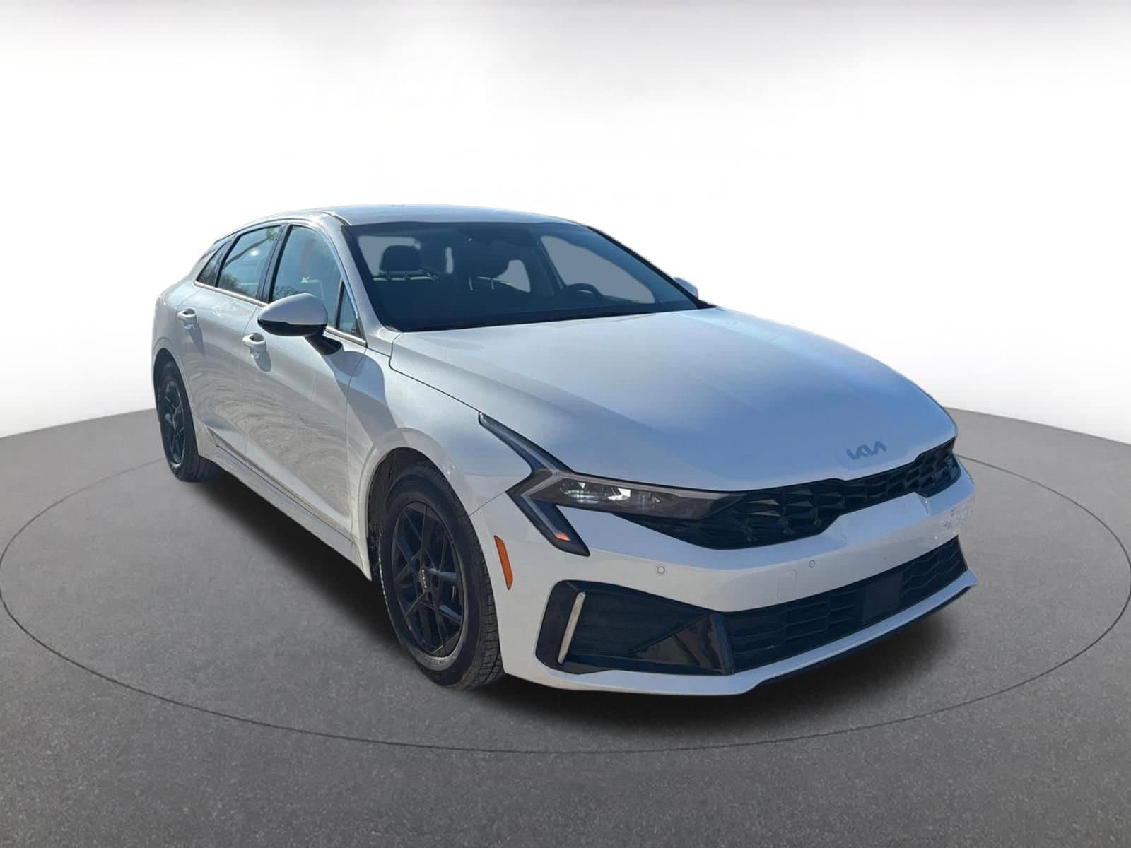 Thumbnail: 2025 Kia K5 - 1