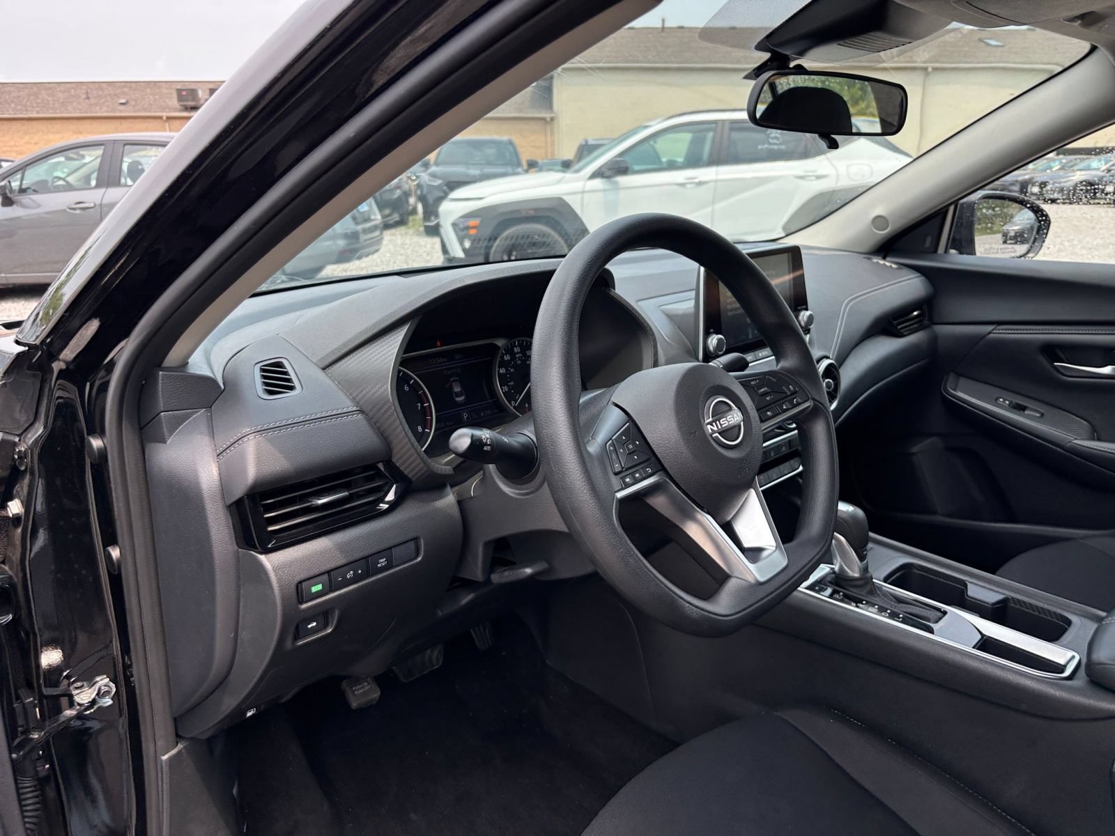 Thumbnail: 2025 Nissan Sentra - 32