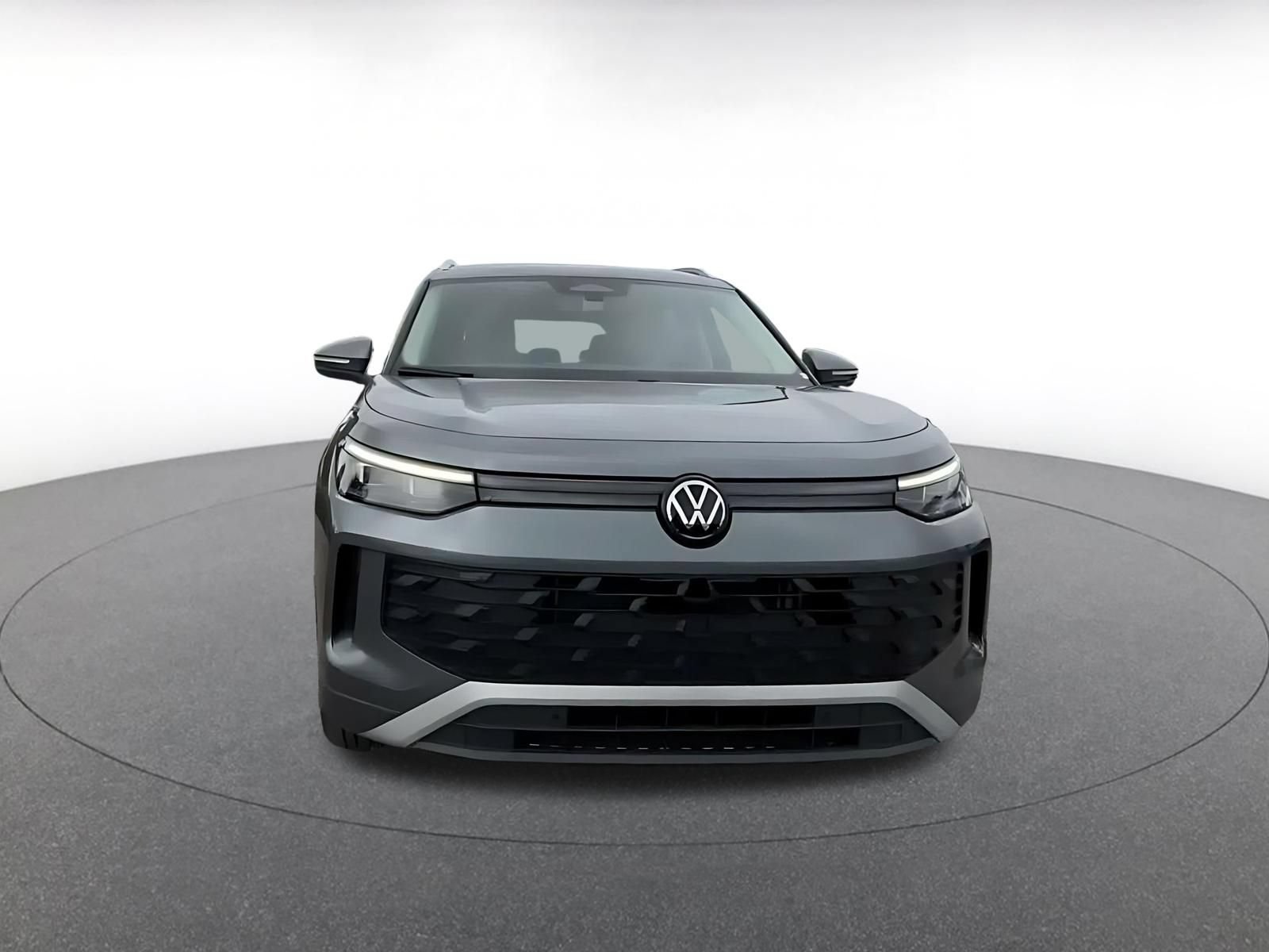Thumbnail: 2026 Volkswagen Tiguan - 4
