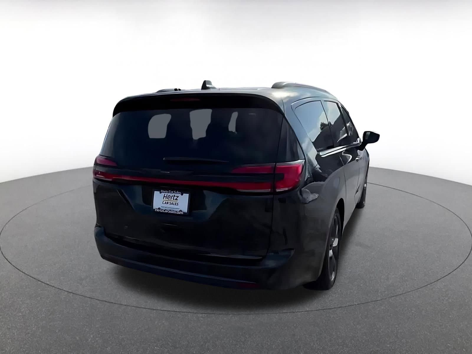 Thumbnail: 2025 Chrysler Pacifica - 14