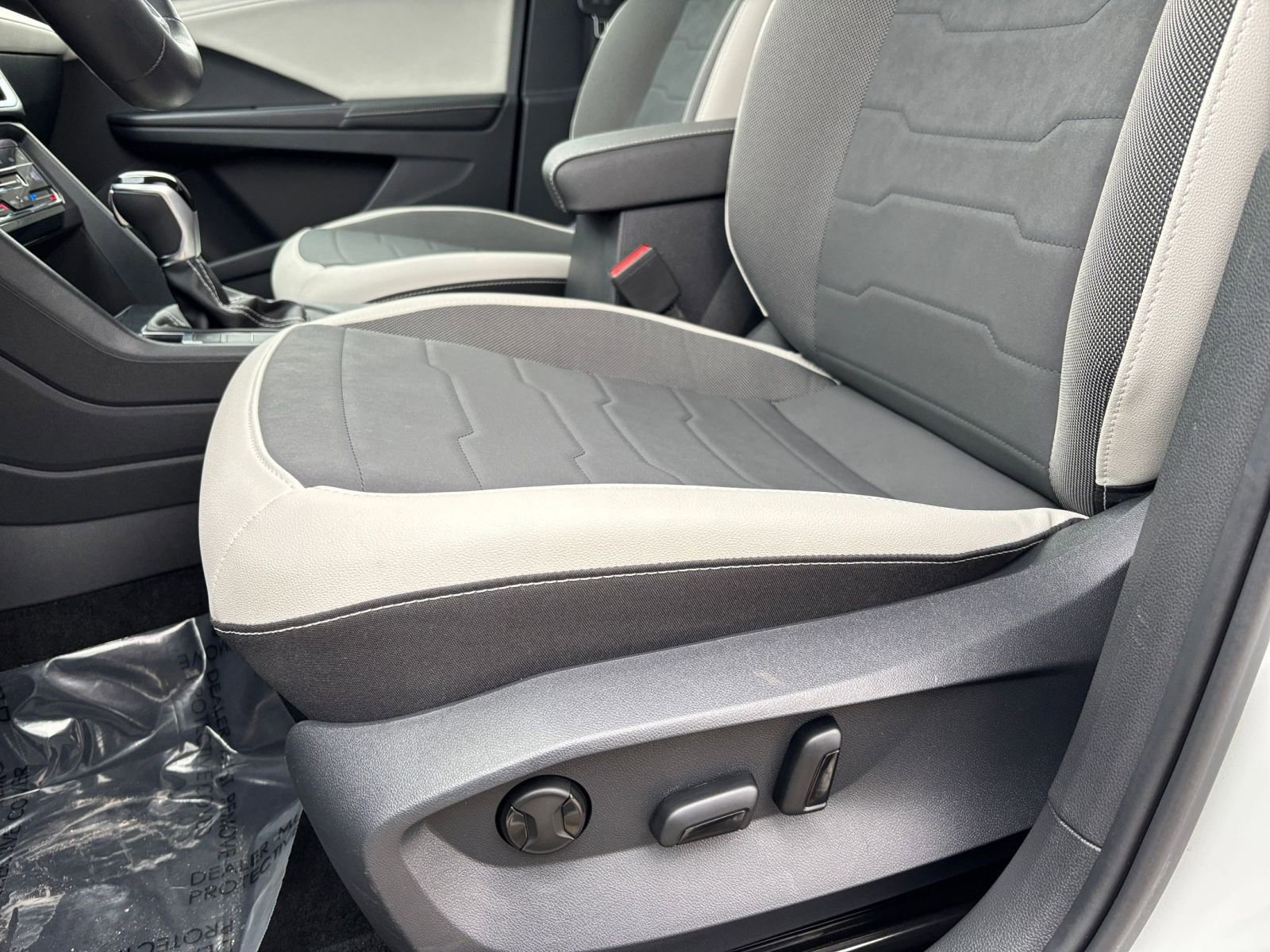 Thumbnail: 2025 Volkswagen Taos - 27