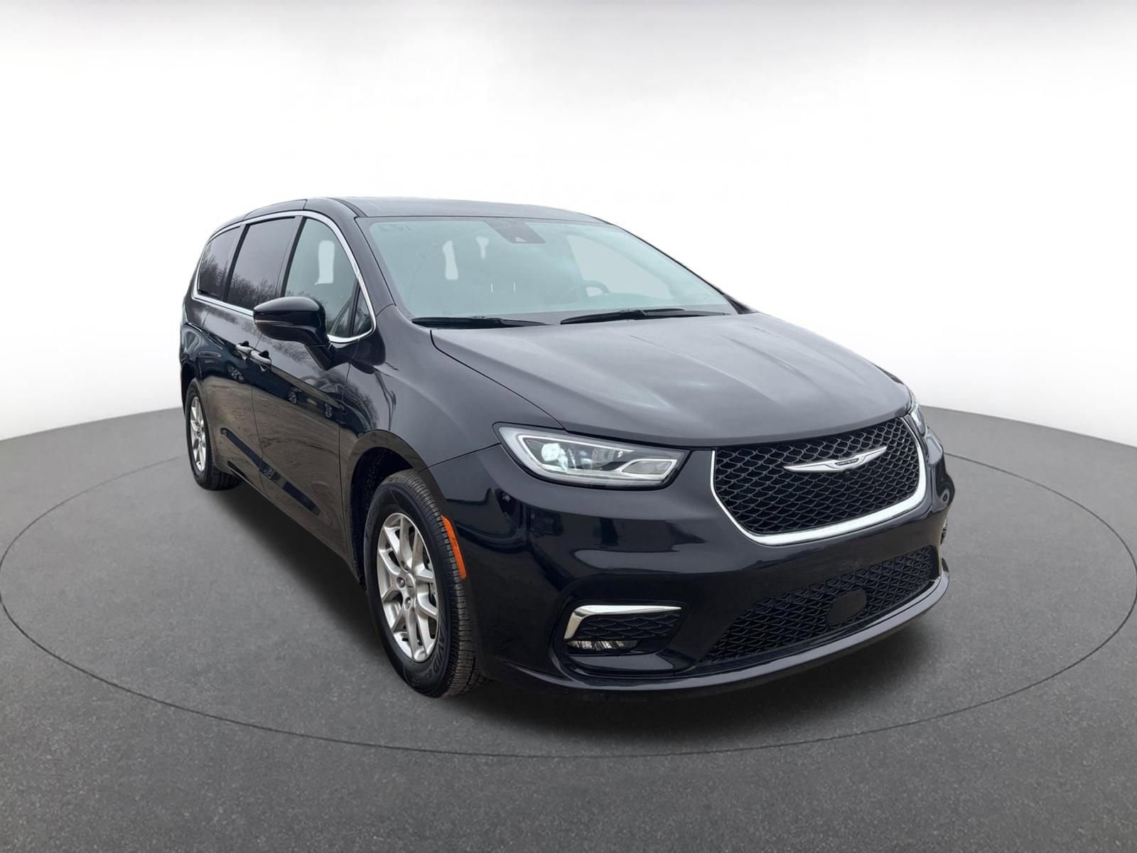 Thumbnail: 2025 Chrysler Pacifica - 1