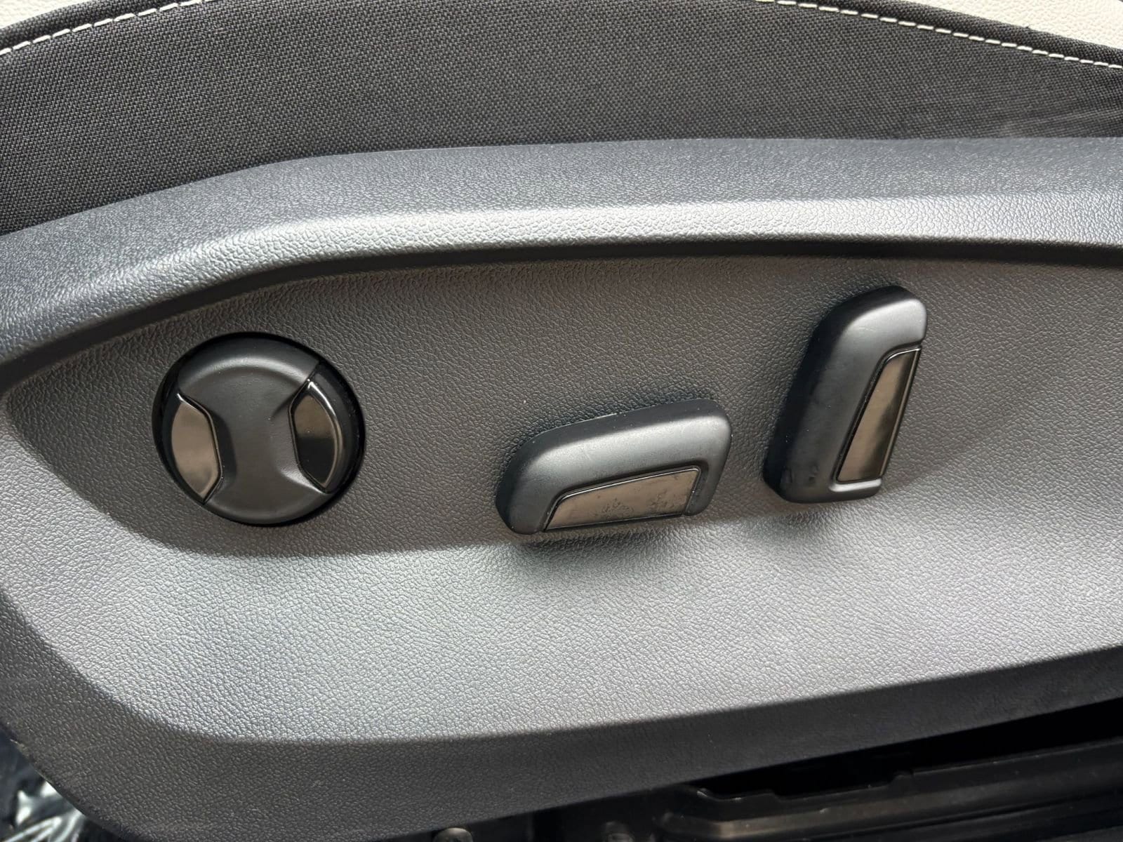 Thumbnail: 2025 Volkswagen Taos - 23