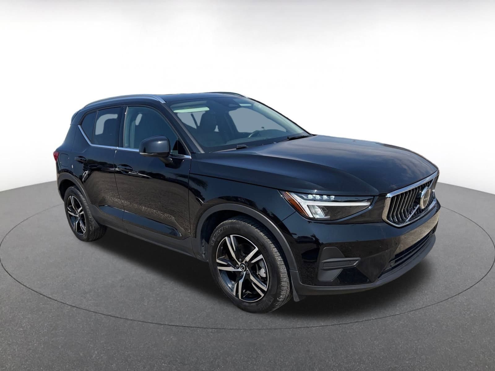 Thumbnail: 2024 Volvo XC40 - 1