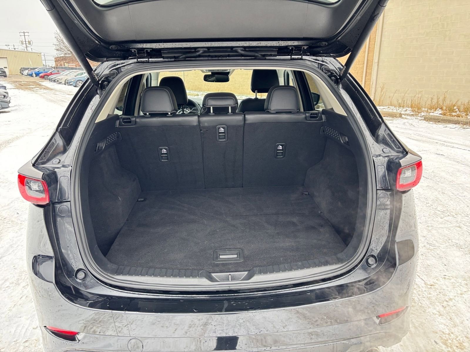 Thumbnail: 2025 Mazda CX-5 - 32