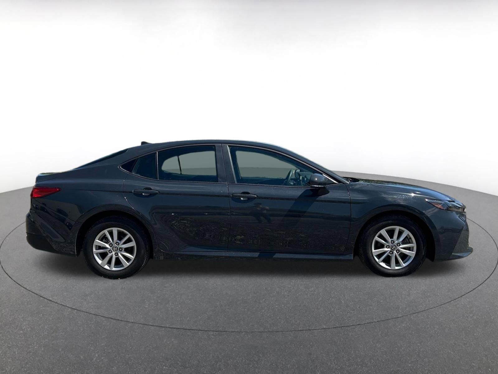2025 Toyota Camry LE 20